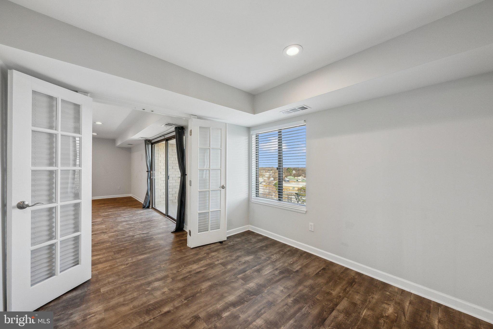 WOODLAKE TOWERS - Residential