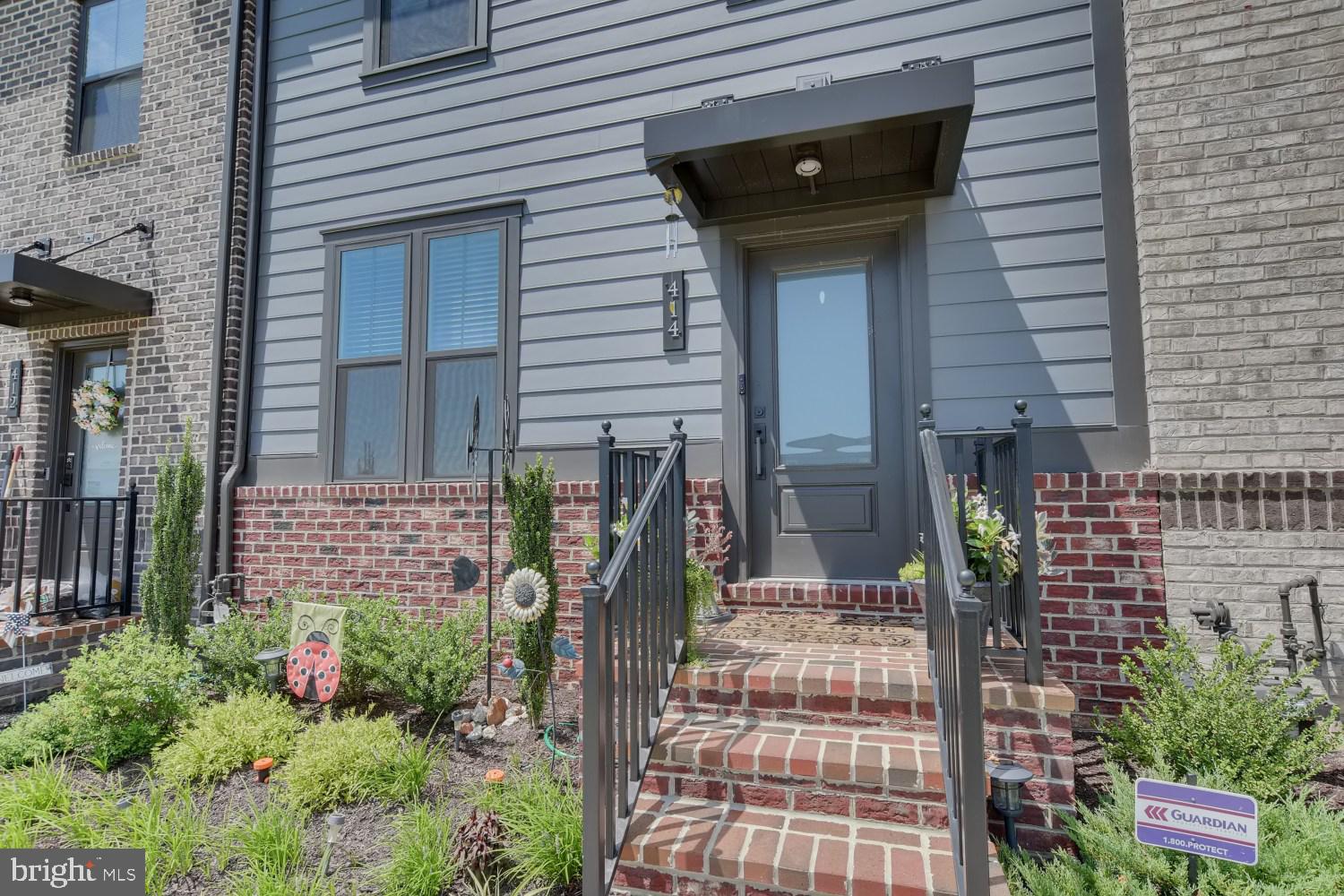 GREENLEIGH AT CROSSROADS - Residential Lease