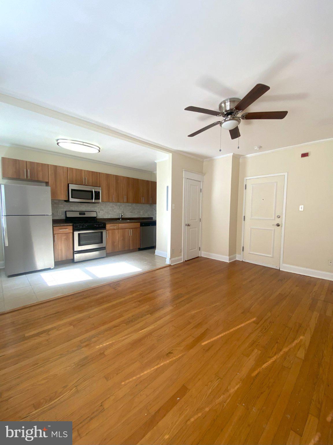 437 W SCHOOL HOUSE LANE D-03