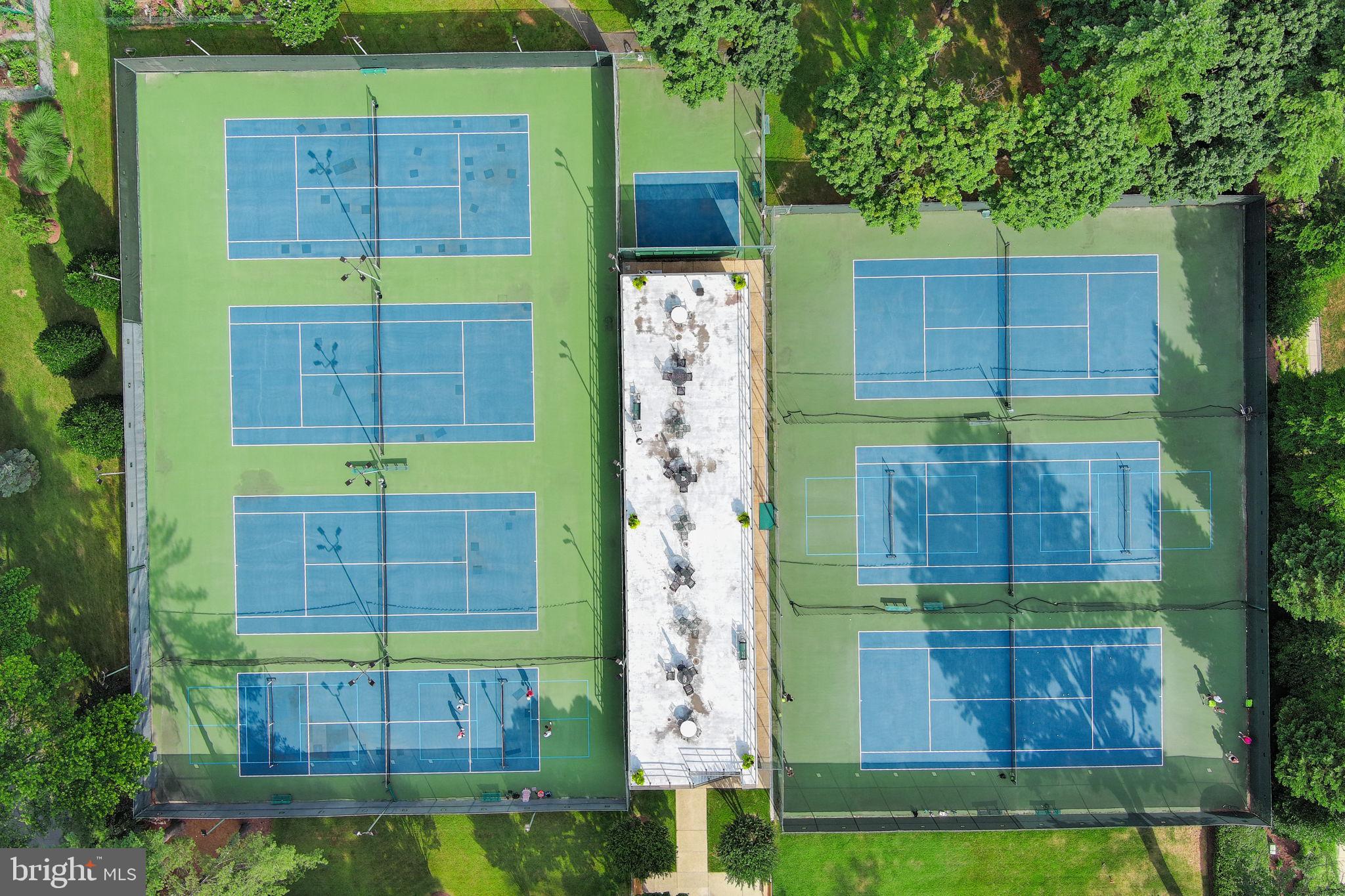 PROMENADE TOWERS - Residential