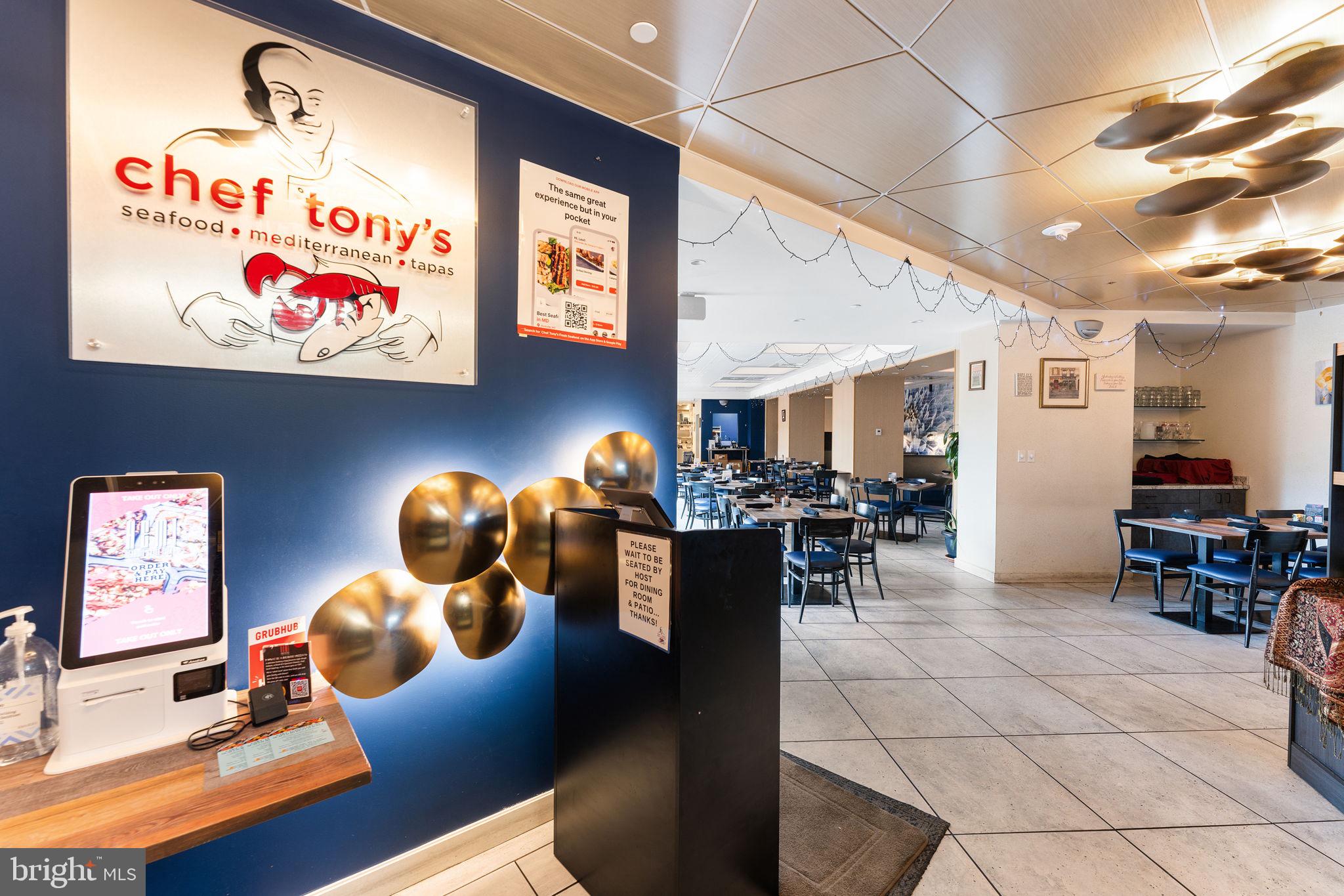 PROMENADE TOWERS - Residential