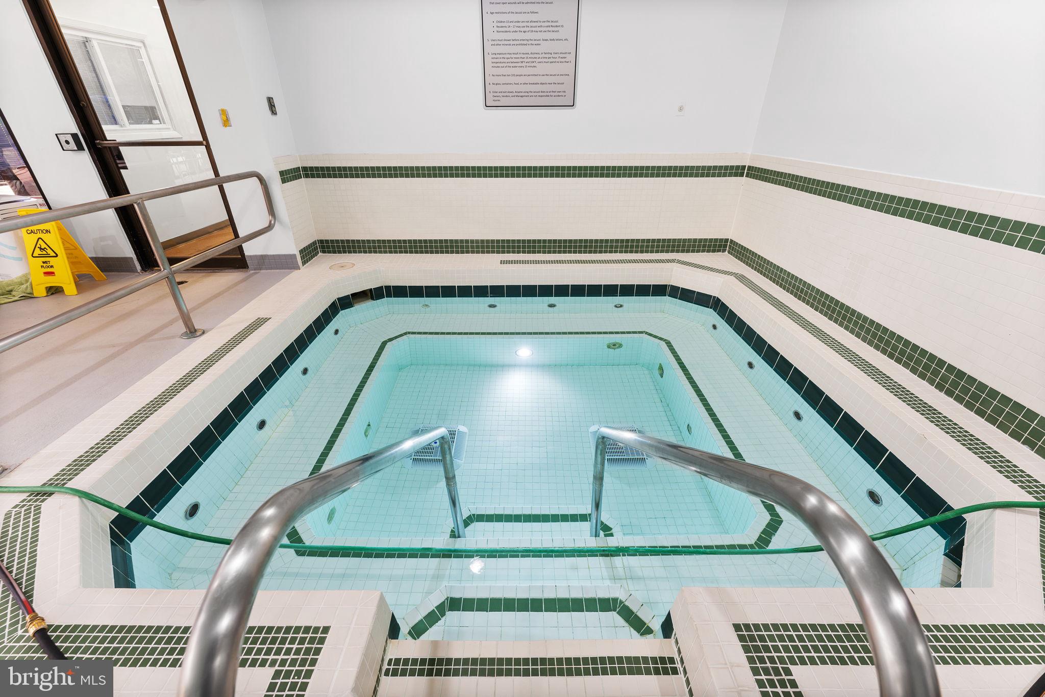 PROMENADE TOWERS - Residential