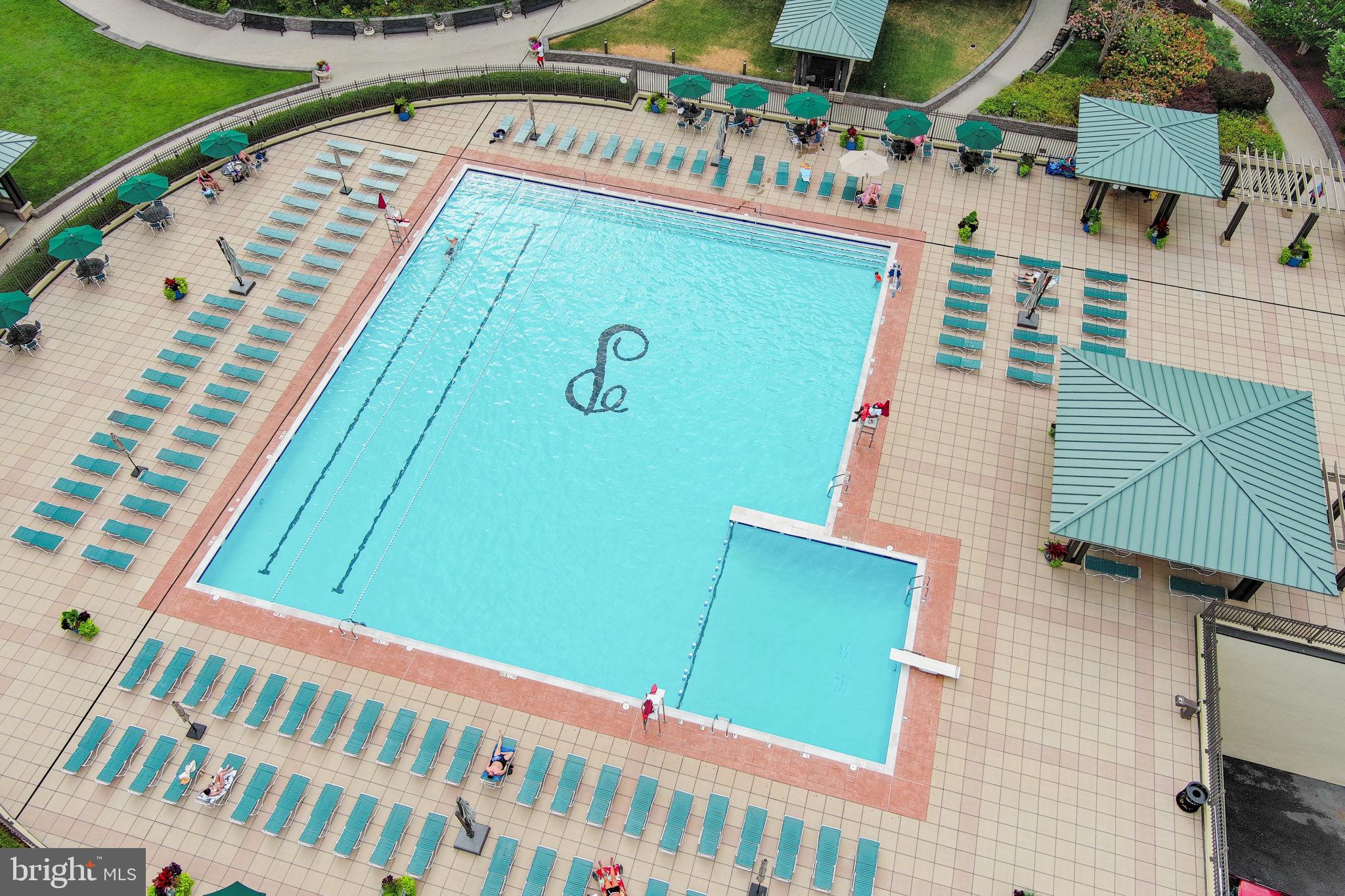 PROMENADE TOWERS - Residential