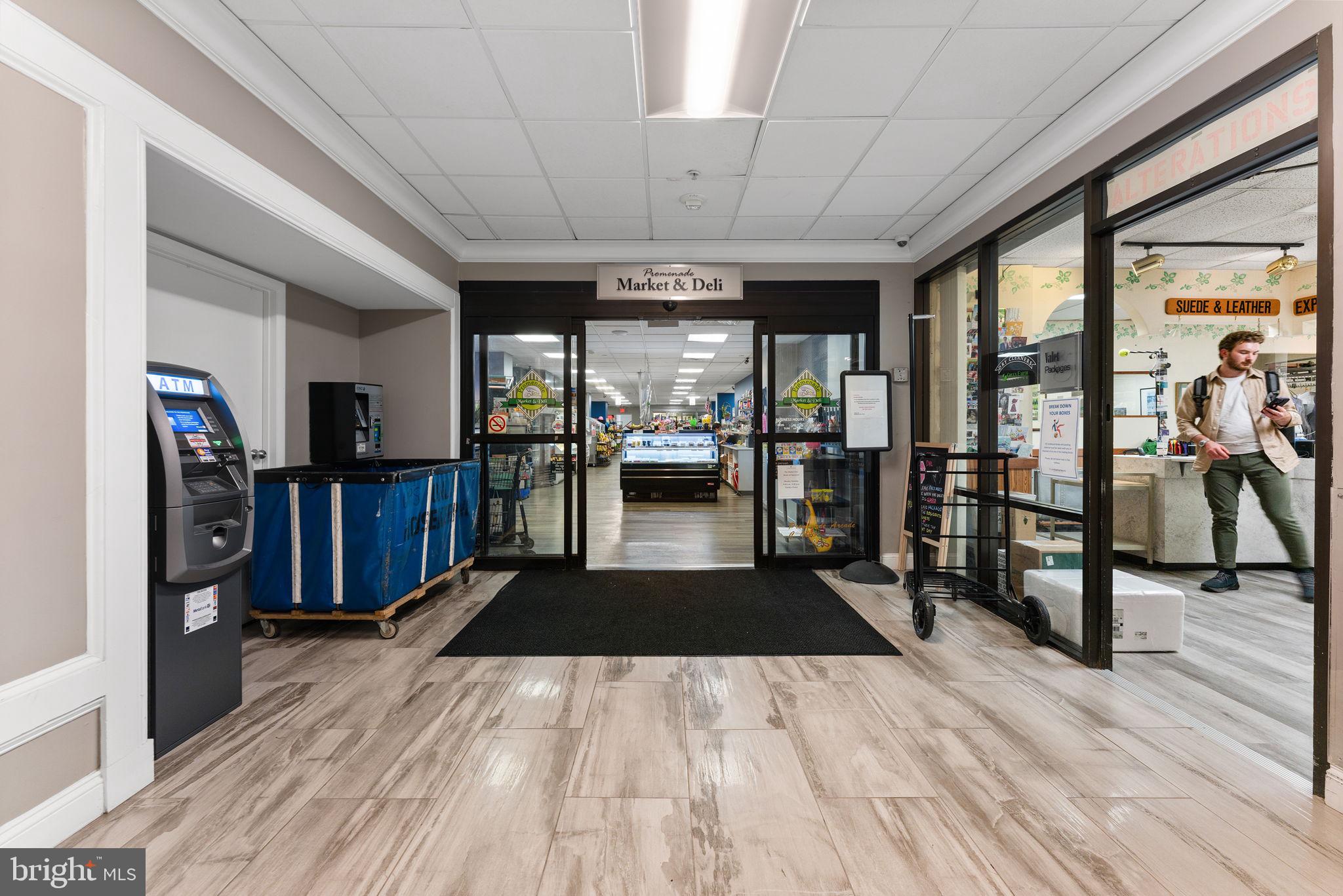 PROMENADE TOWERS - Residential