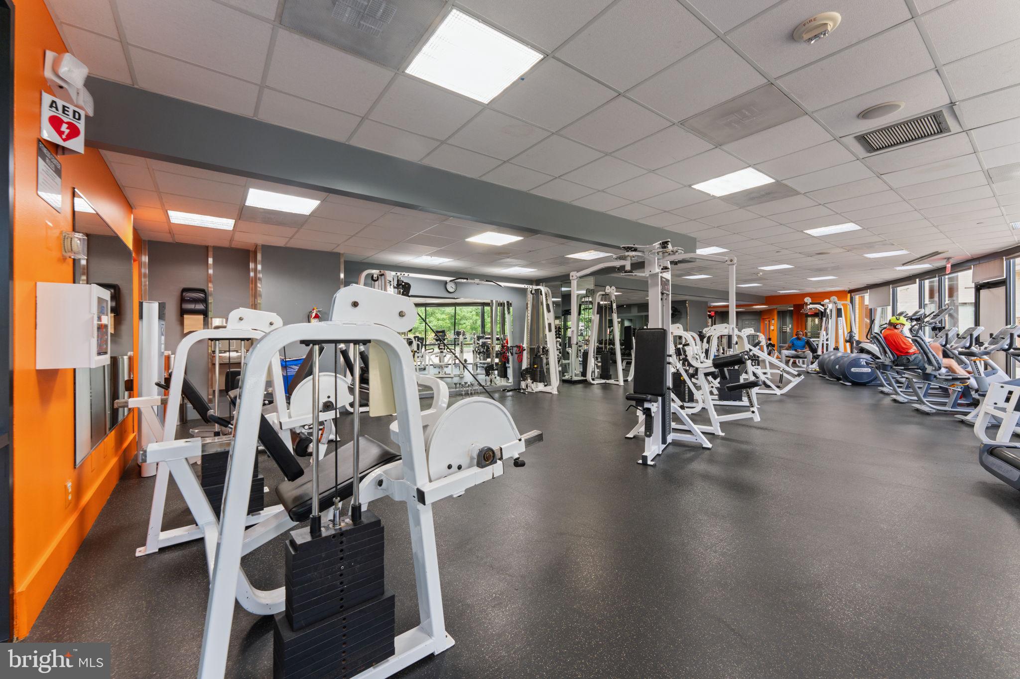 PROMENADE TOWERS - Residential