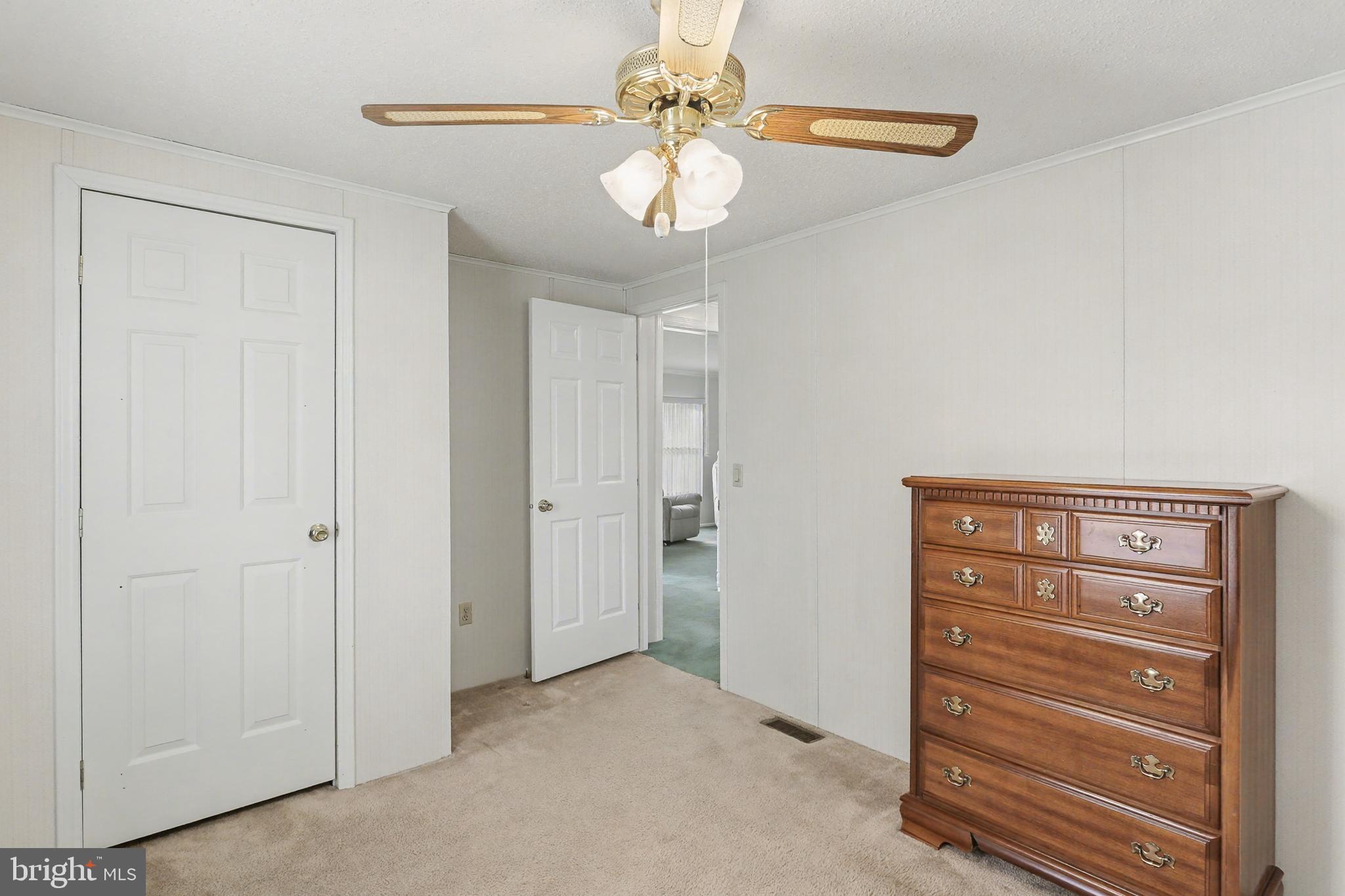 COUNTRY MANOR FARMS - Residential