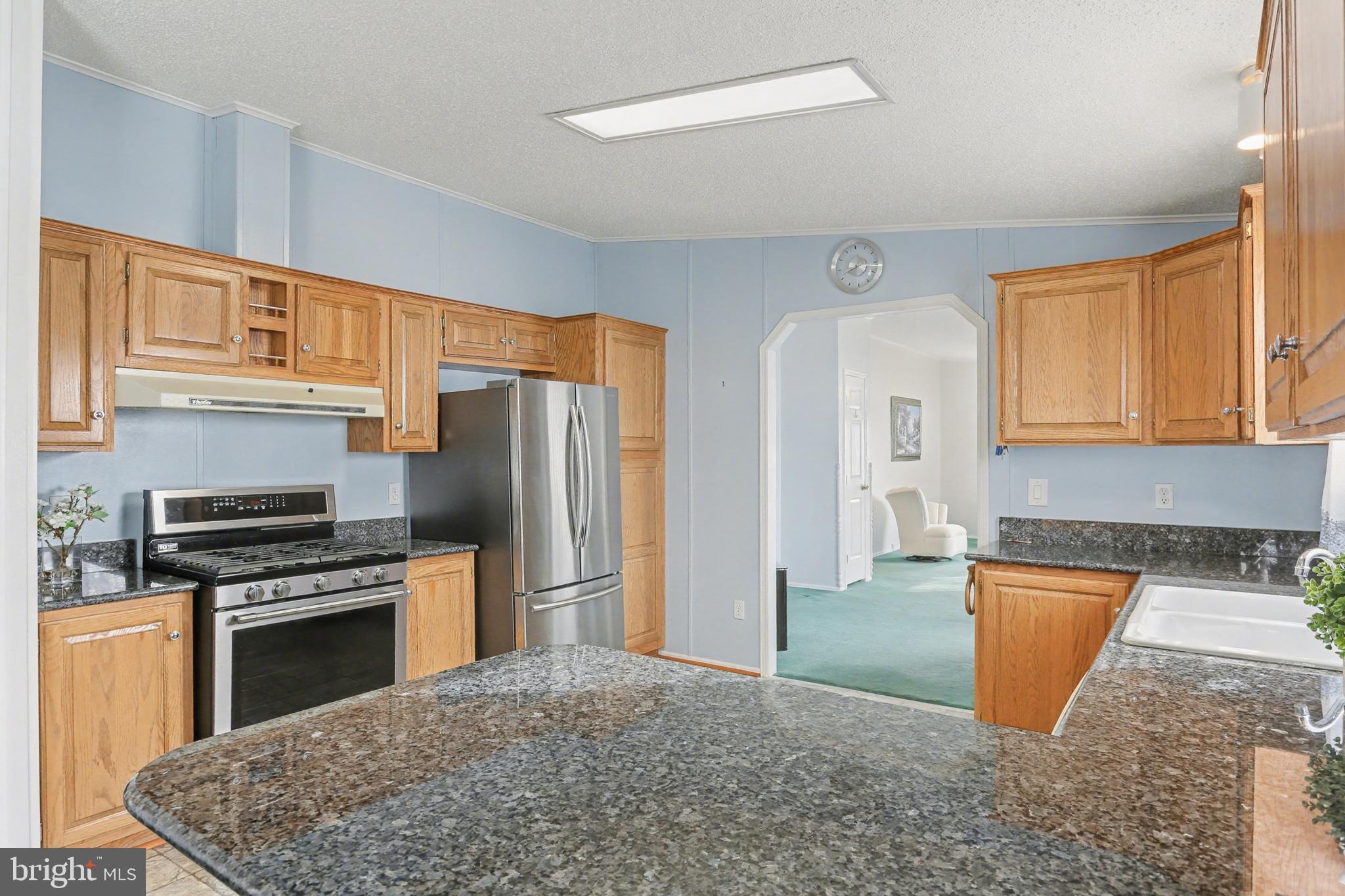 COUNTRY MANOR FARMS - Residential