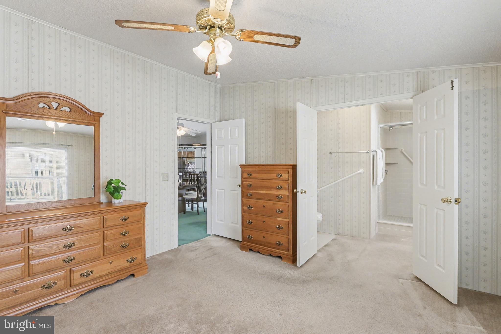 COUNTRY MANOR FARMS - Residential