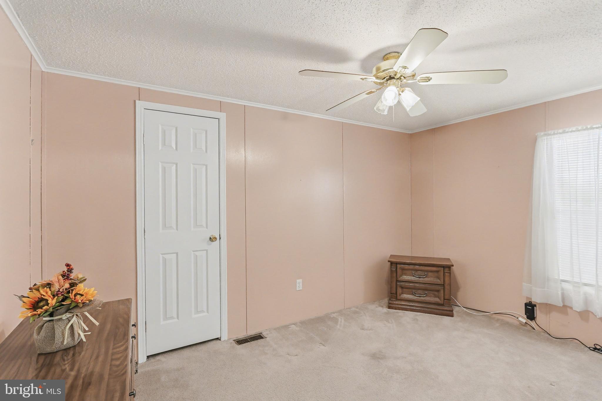 COUNTRY MANOR FARMS - Residential