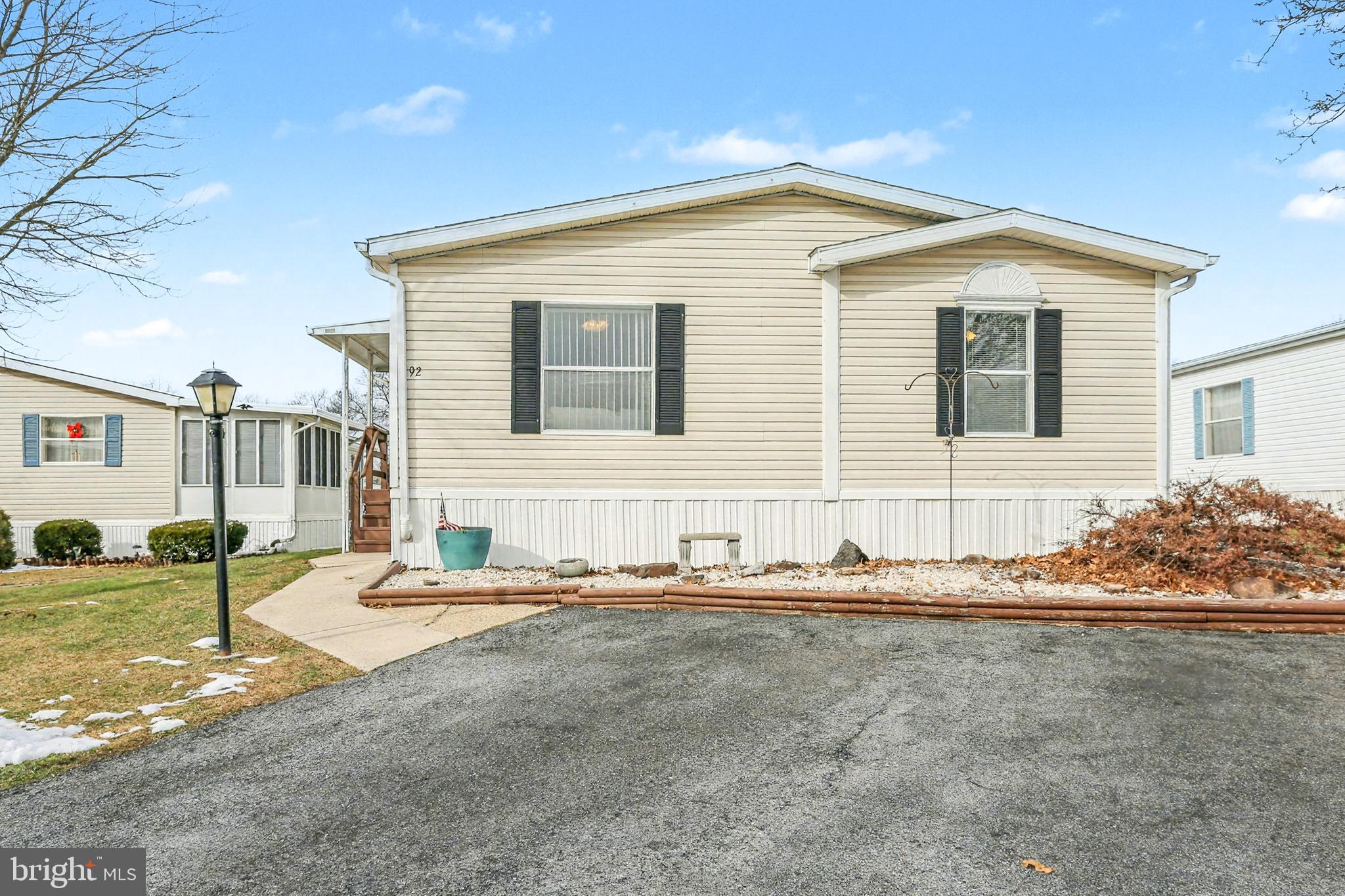 COUNTRY MANOR FARMS - Residential