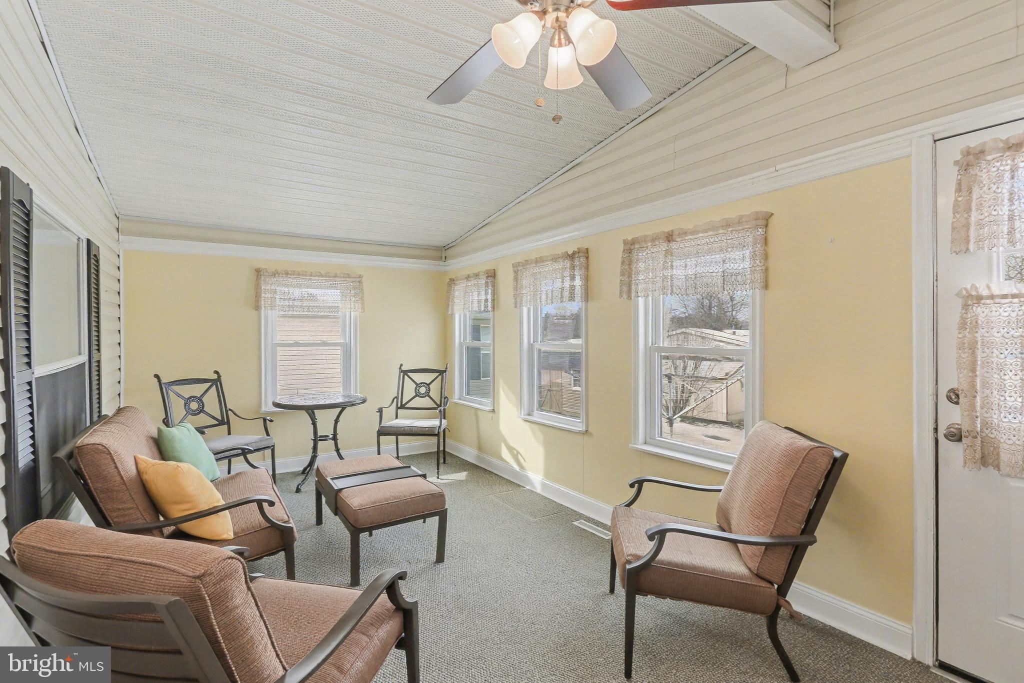 COUNTRY MANOR FARMS - Residential