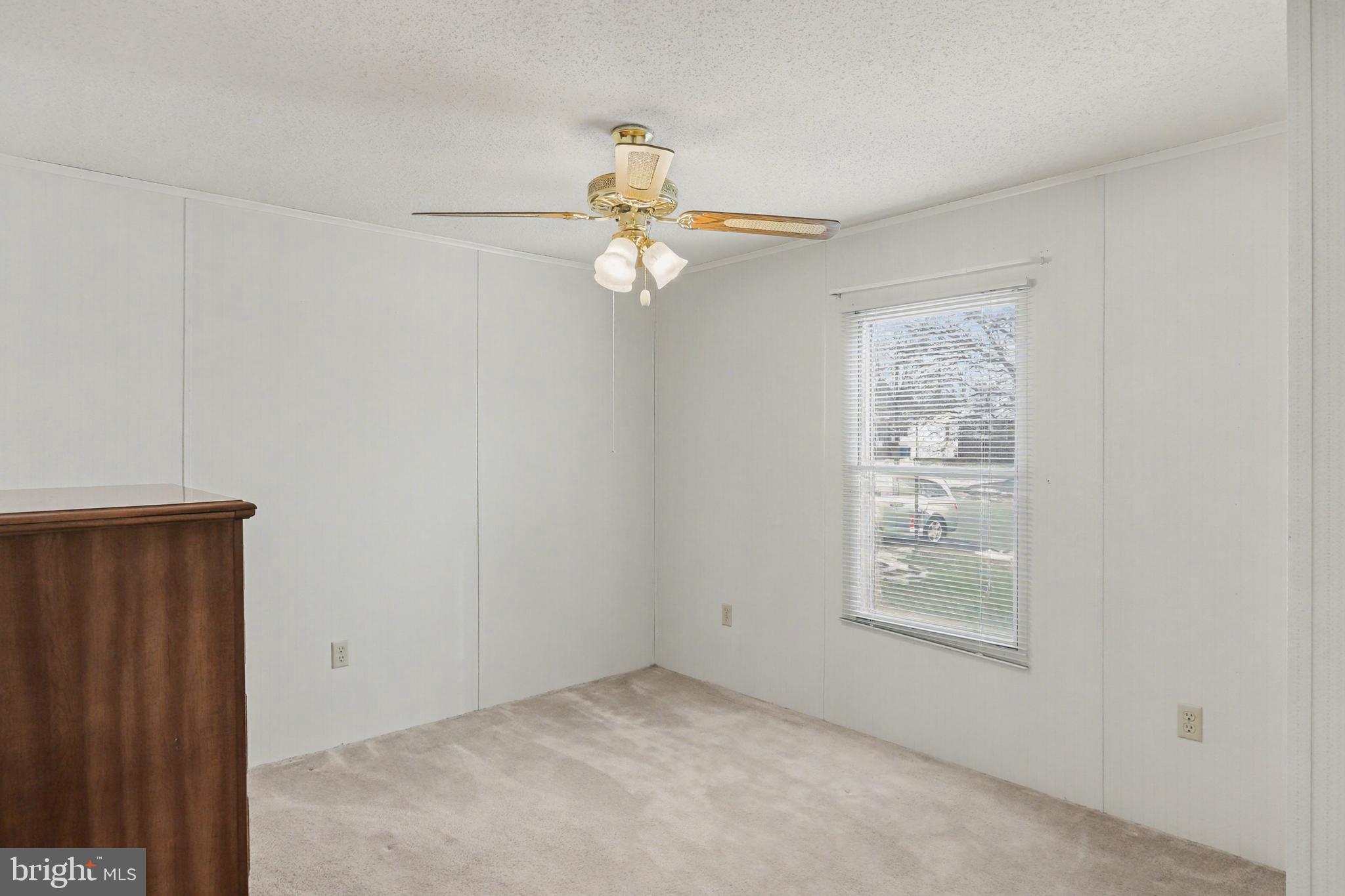 COUNTRY MANOR FARMS - Residential