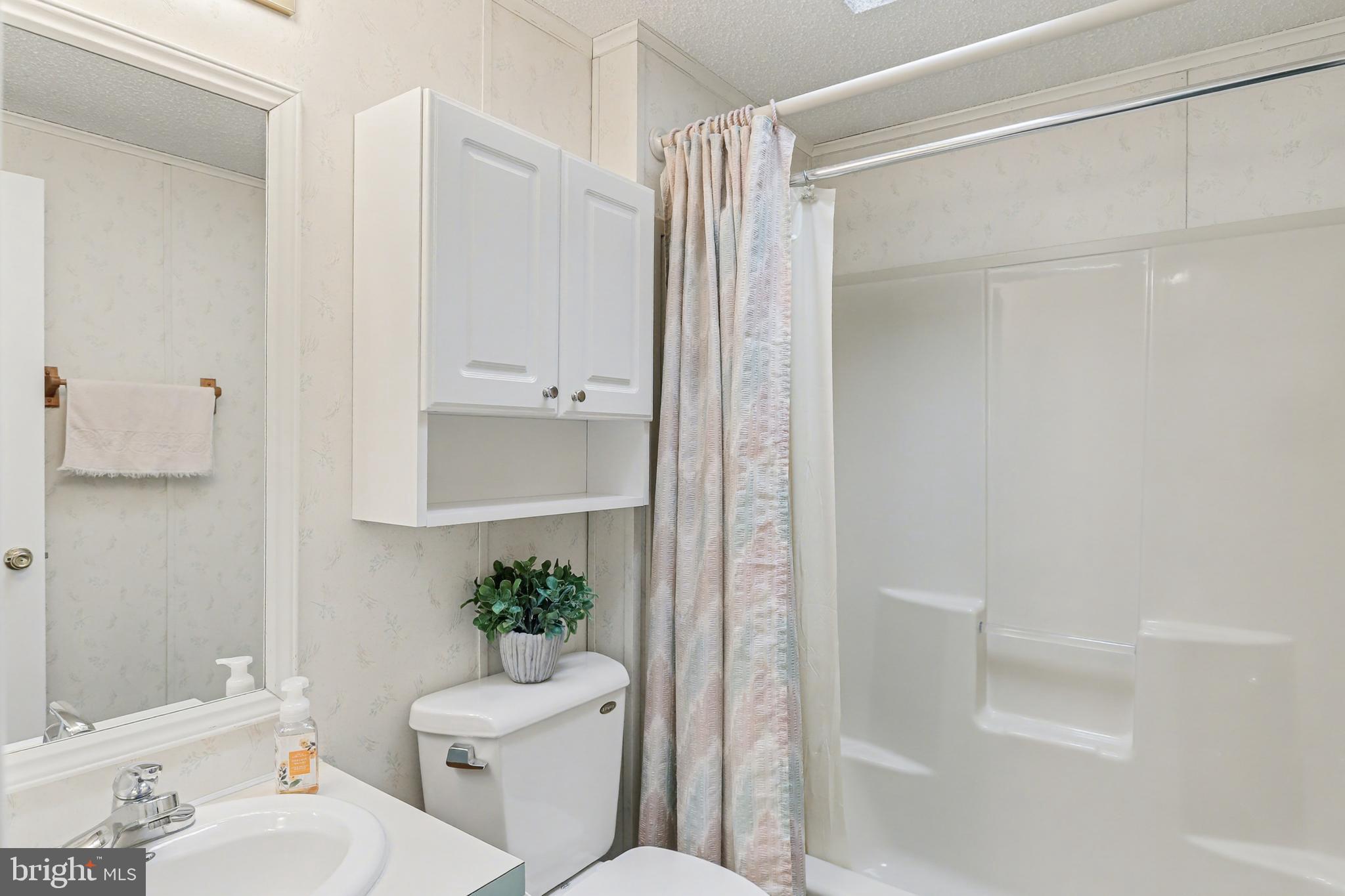 COUNTRY MANOR FARMS - Residential