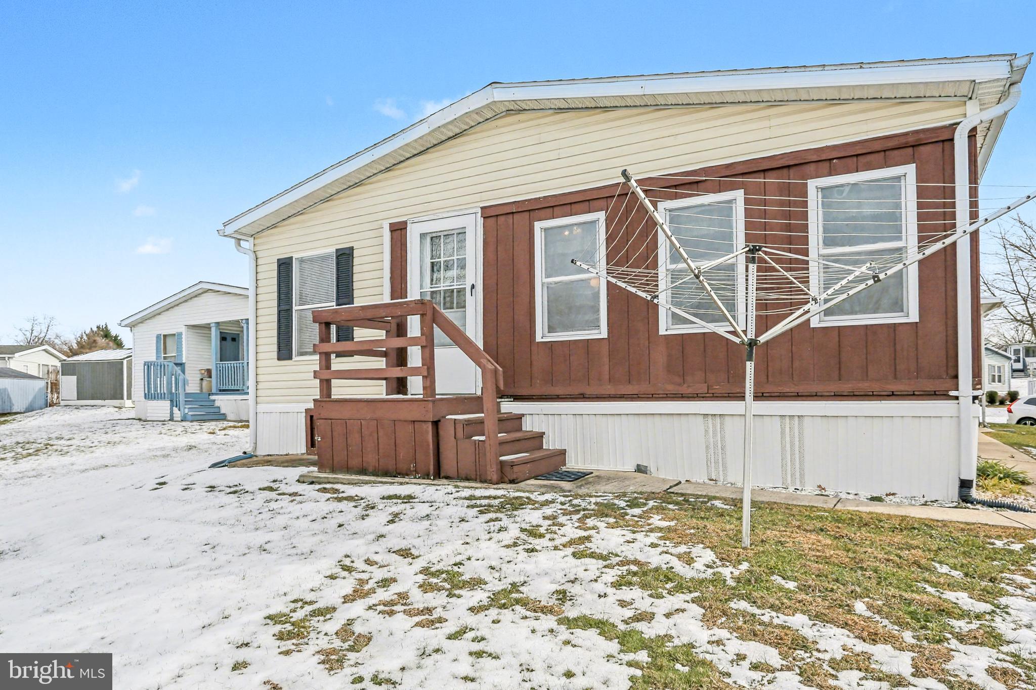 COUNTRY MANOR FARMS - Residential