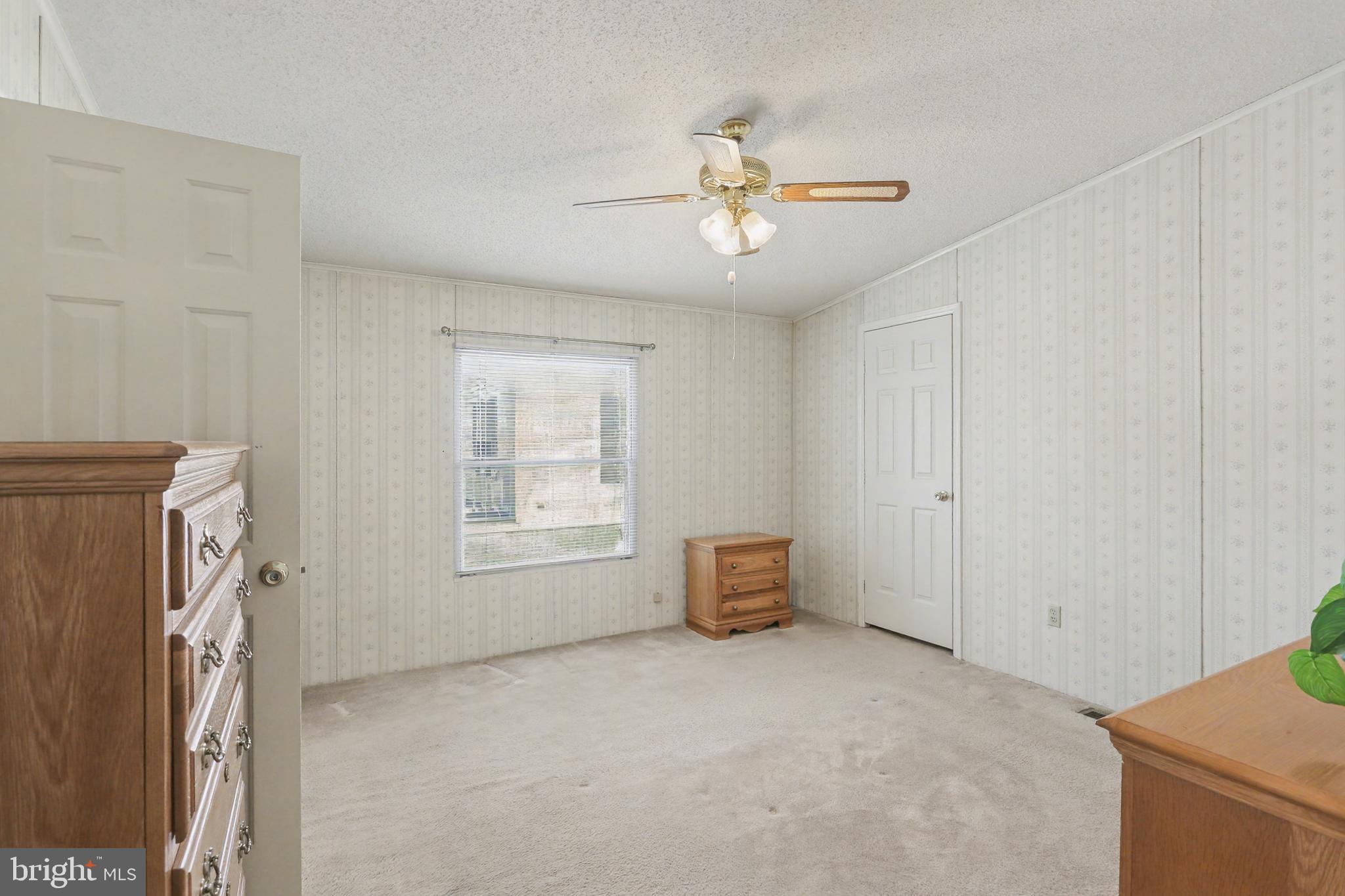 COUNTRY MANOR FARMS - Residential