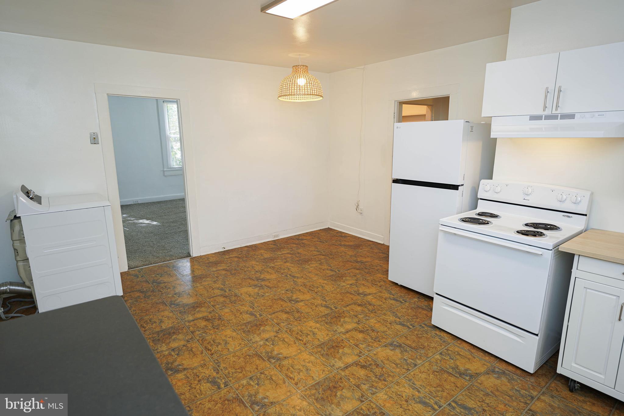 WEST END - Residential Lease