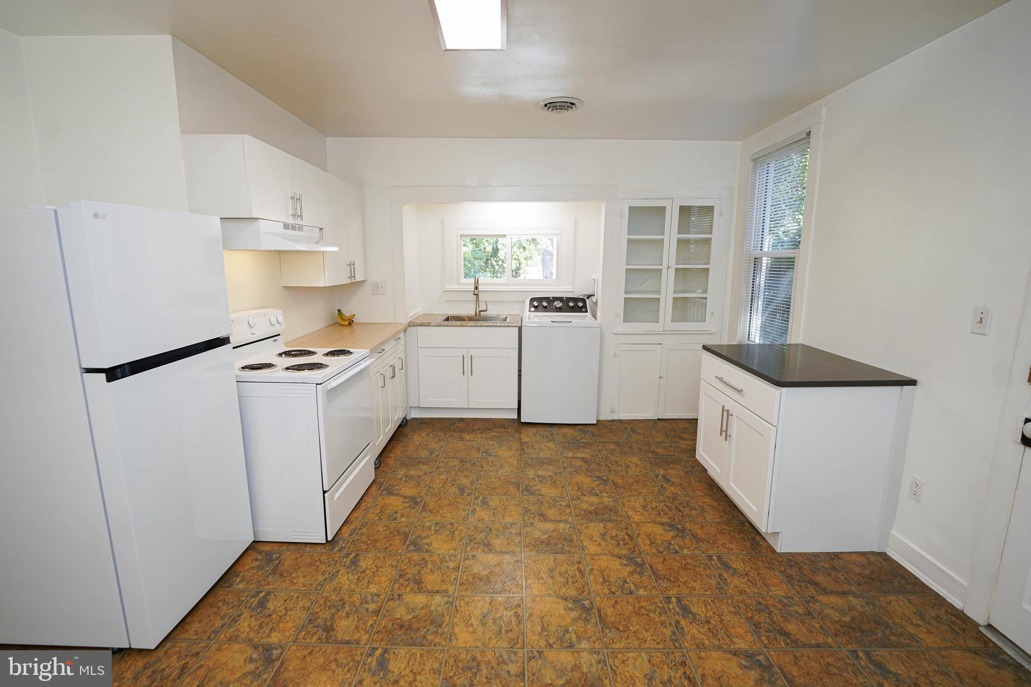 WEST END - Residential Lease