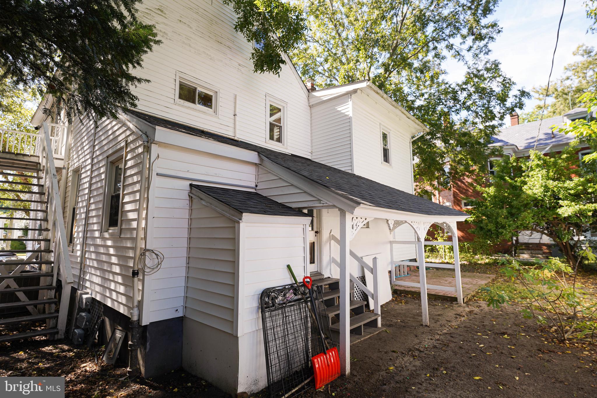 WEST END - Residential Lease