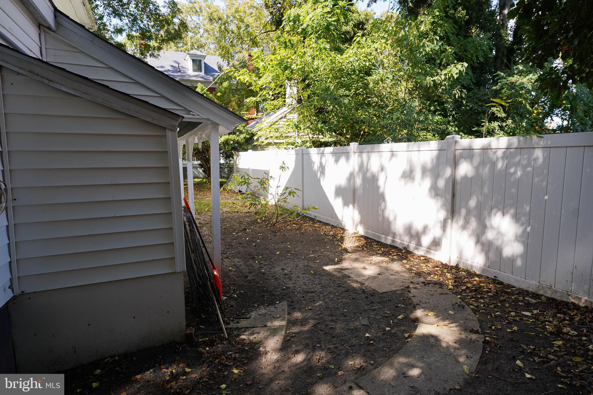 WEST END - Residential Lease