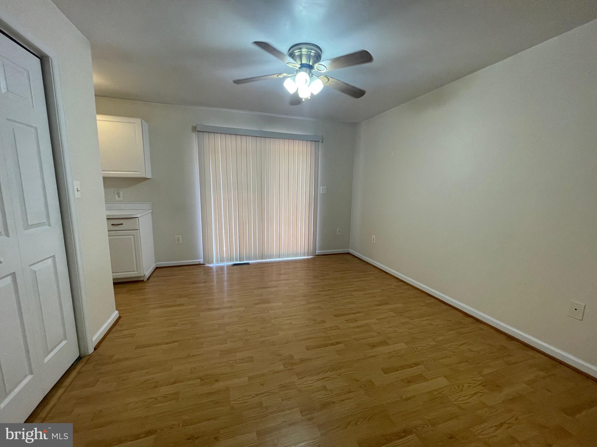 LAKE LAND - Residential Lease