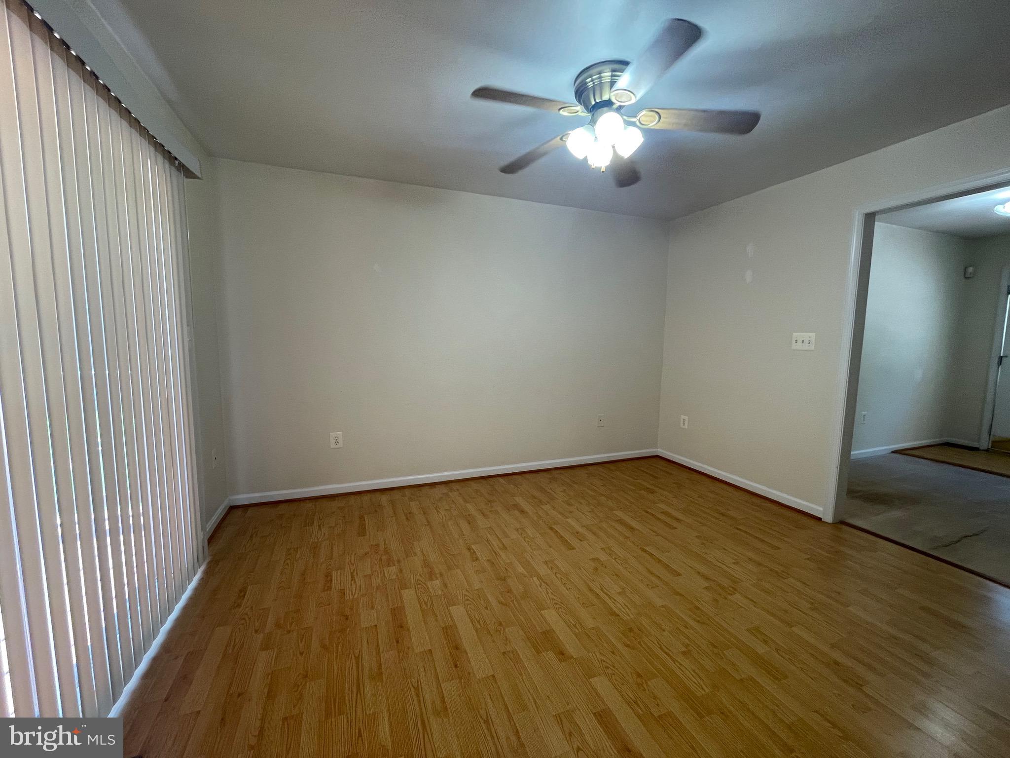 LAKE LAND - Residential Lease