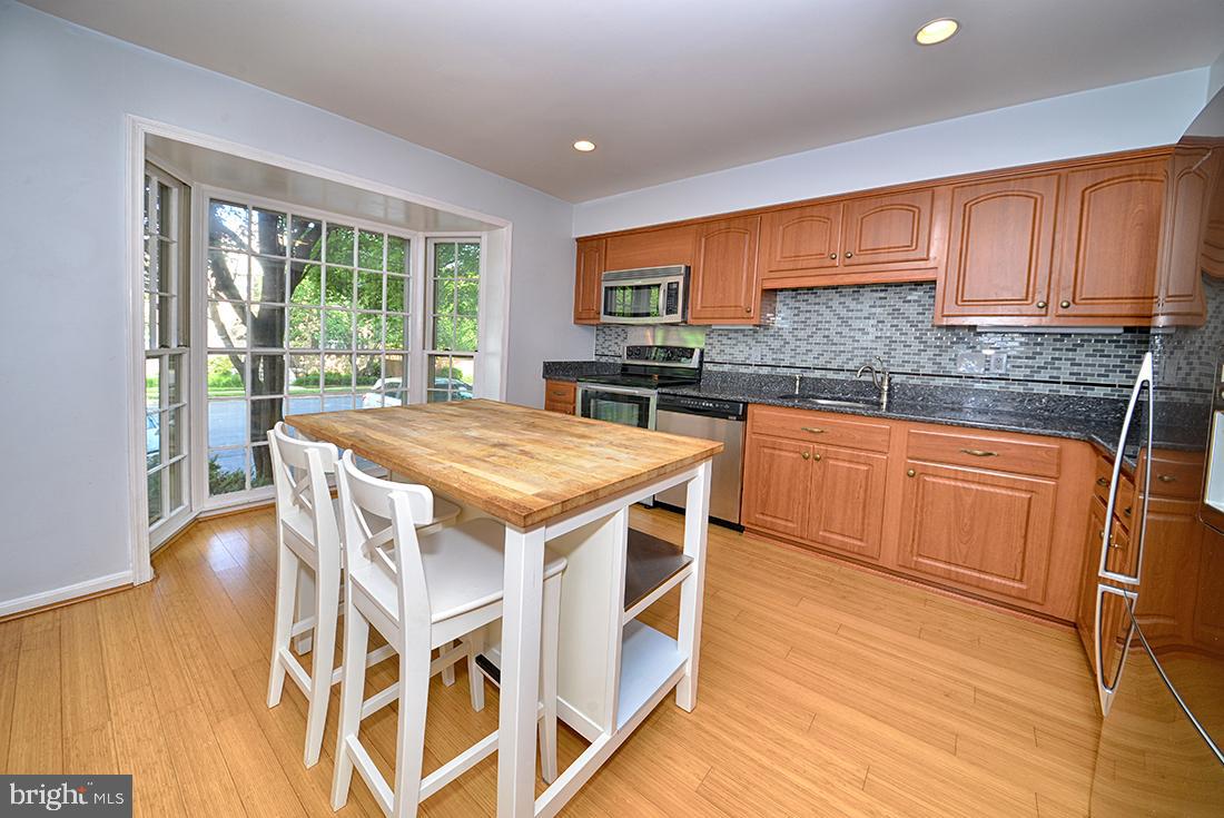 2803 FLAGMAKER DRIVE