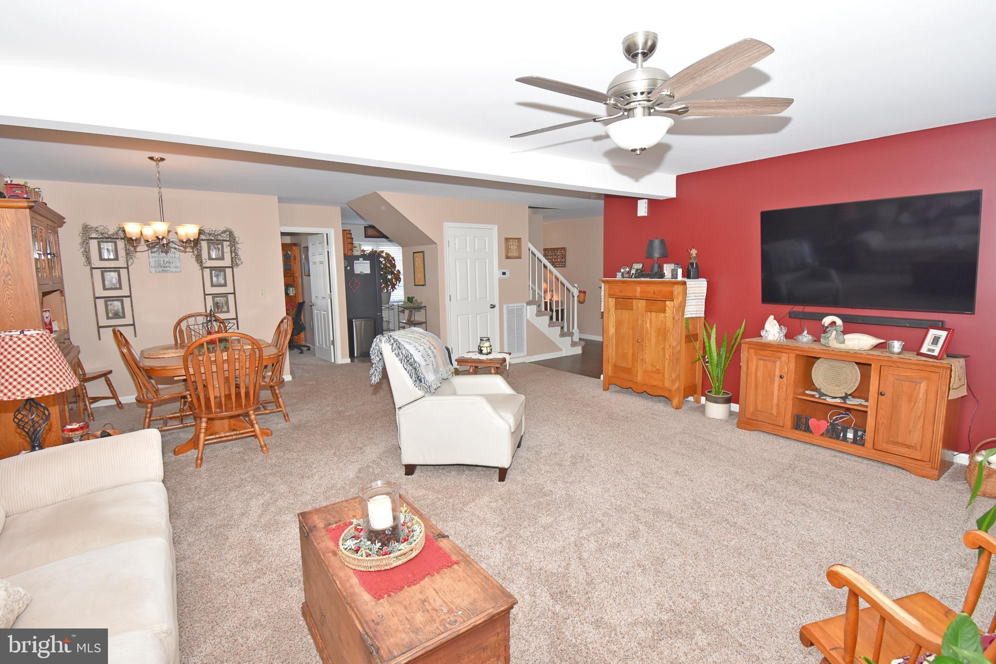 ELLINGTON - Residential