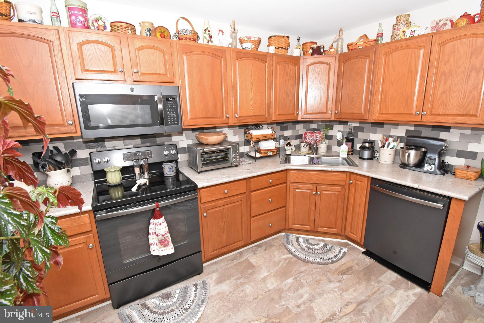 1068 CARAVAN WAY