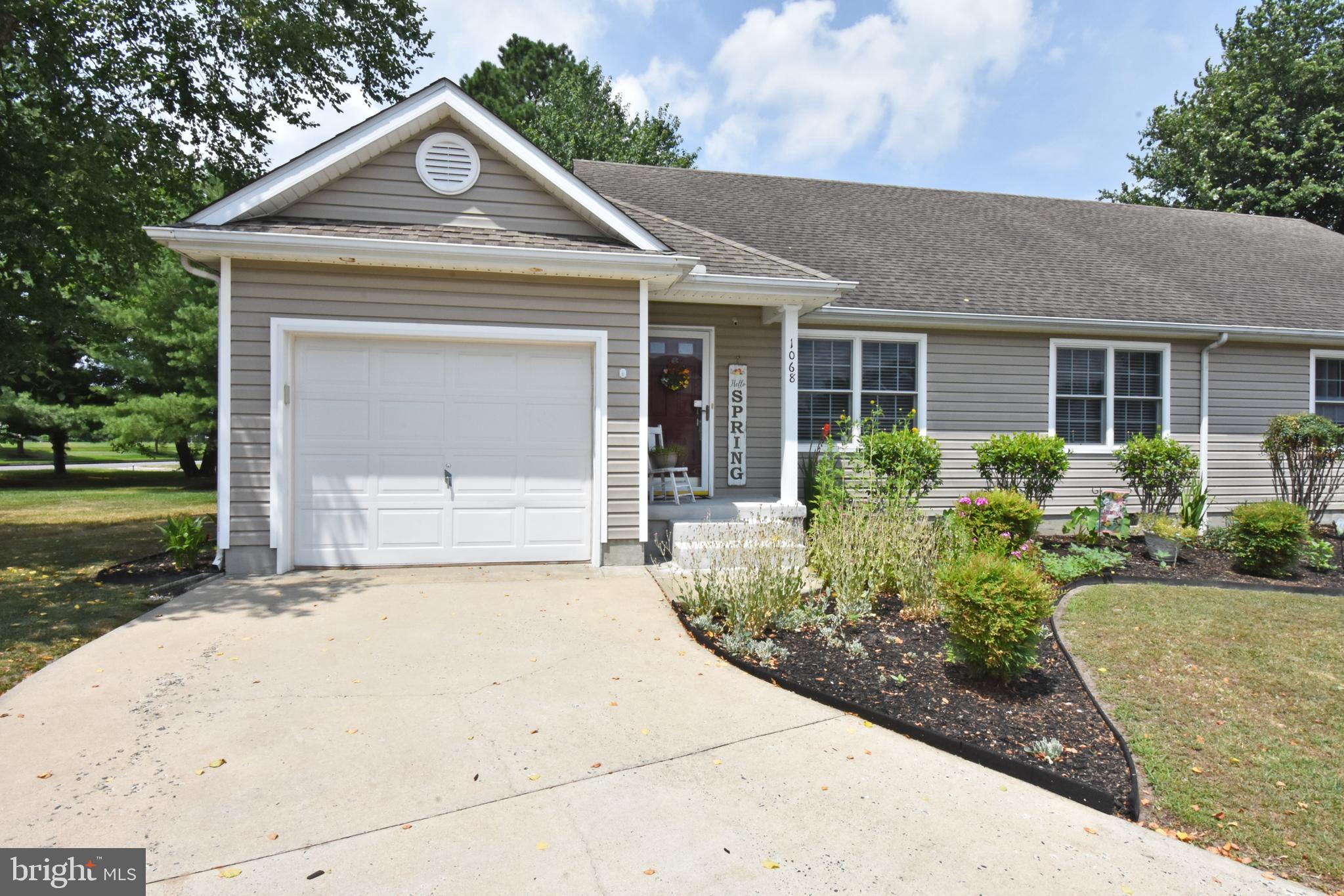 ELLINGTON - Residential