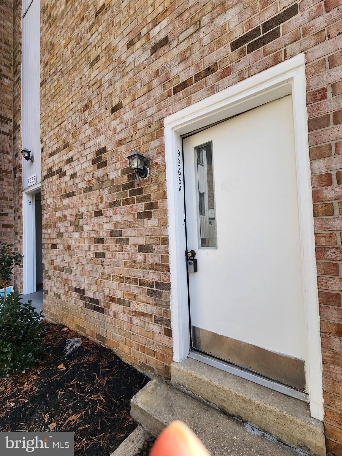 OAKLAND MILLS - Residential Lease