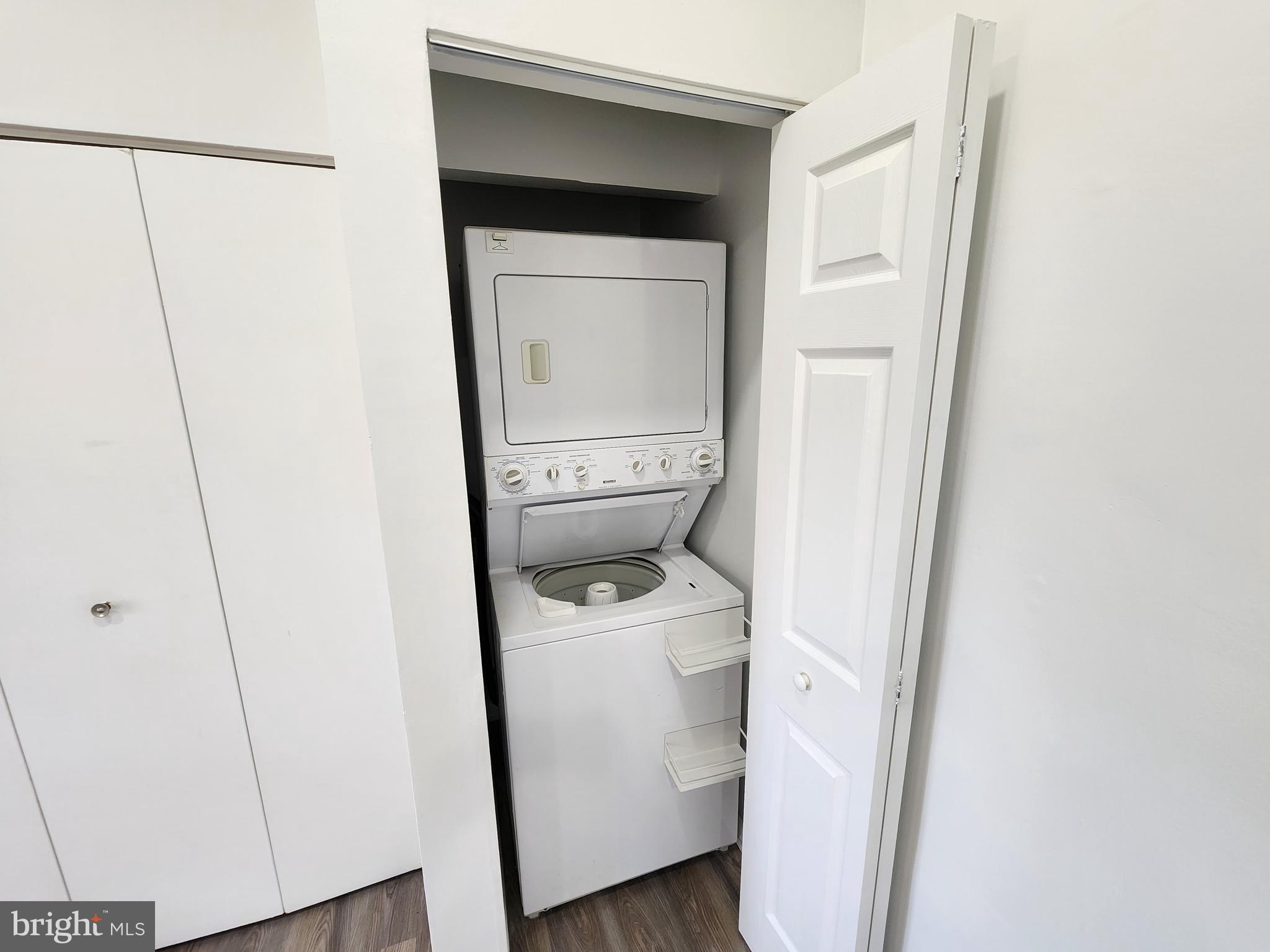 OAKLAND MILLS - Residential Lease