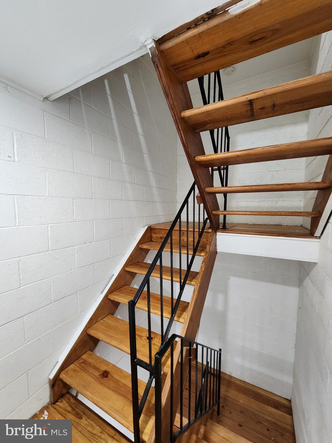 OAKLAND MILLS - Residential Lease