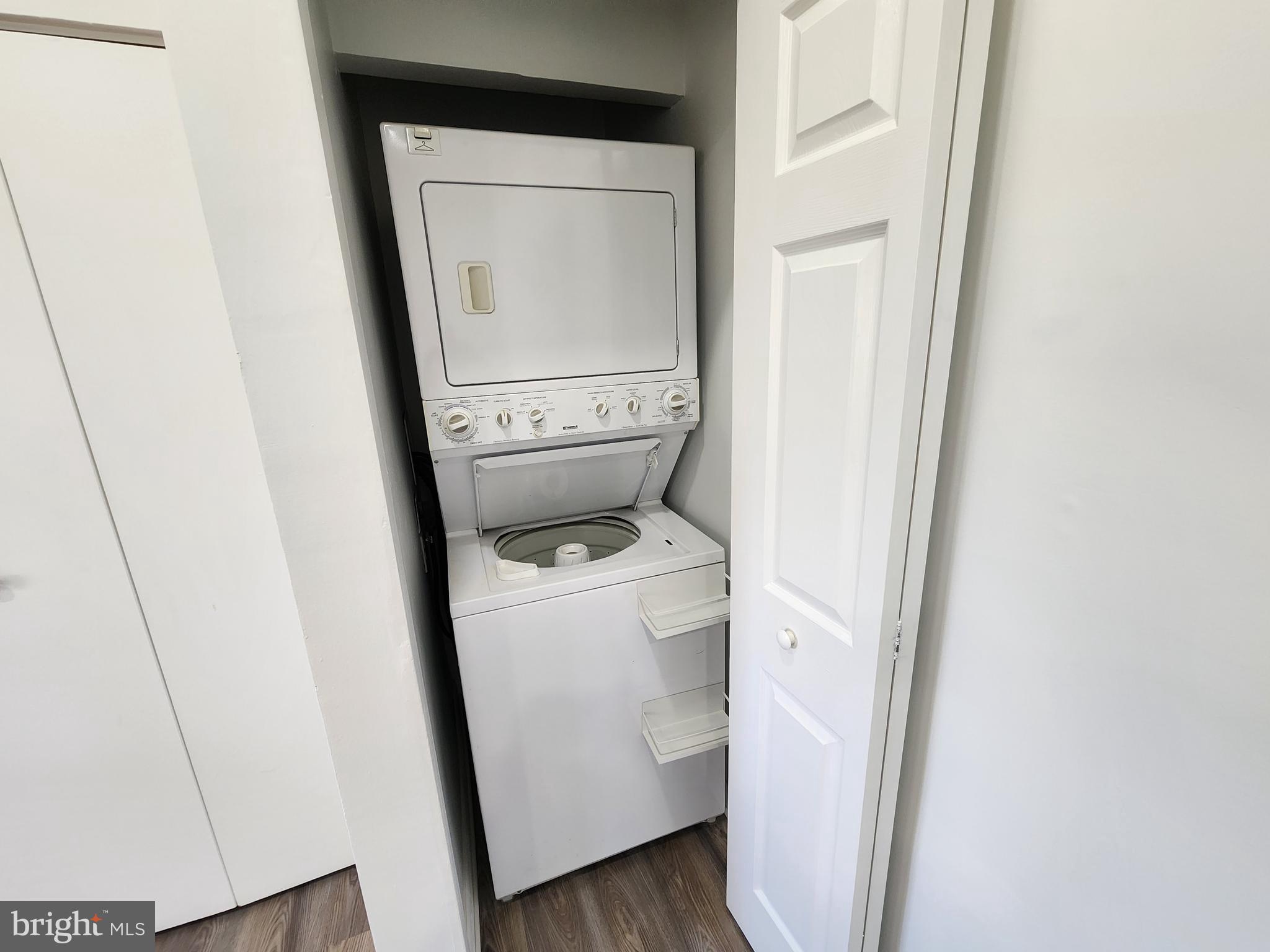 OAKLAND MILLS - Residential Lease