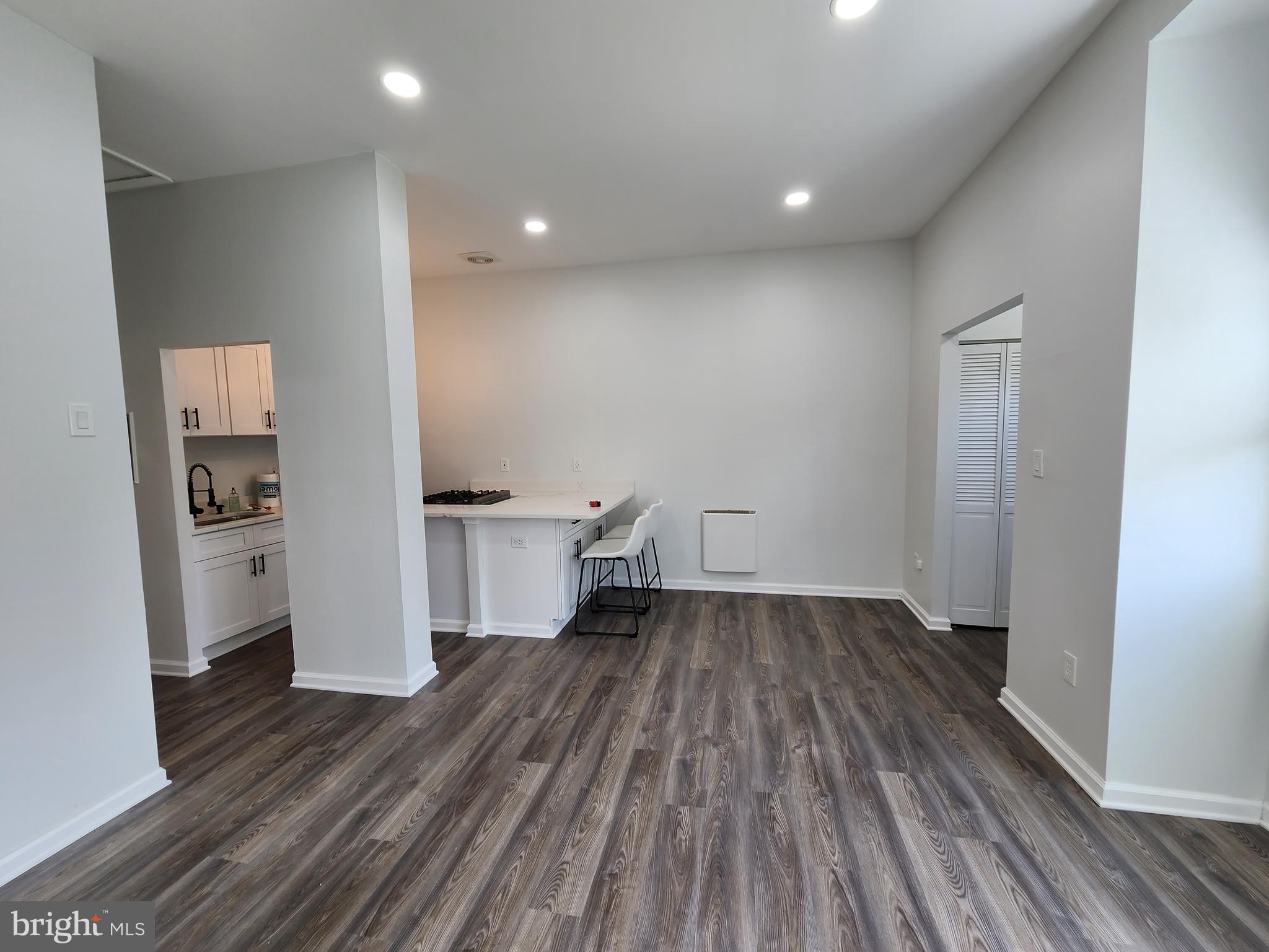 OAKLAND MILLS - Residential Lease