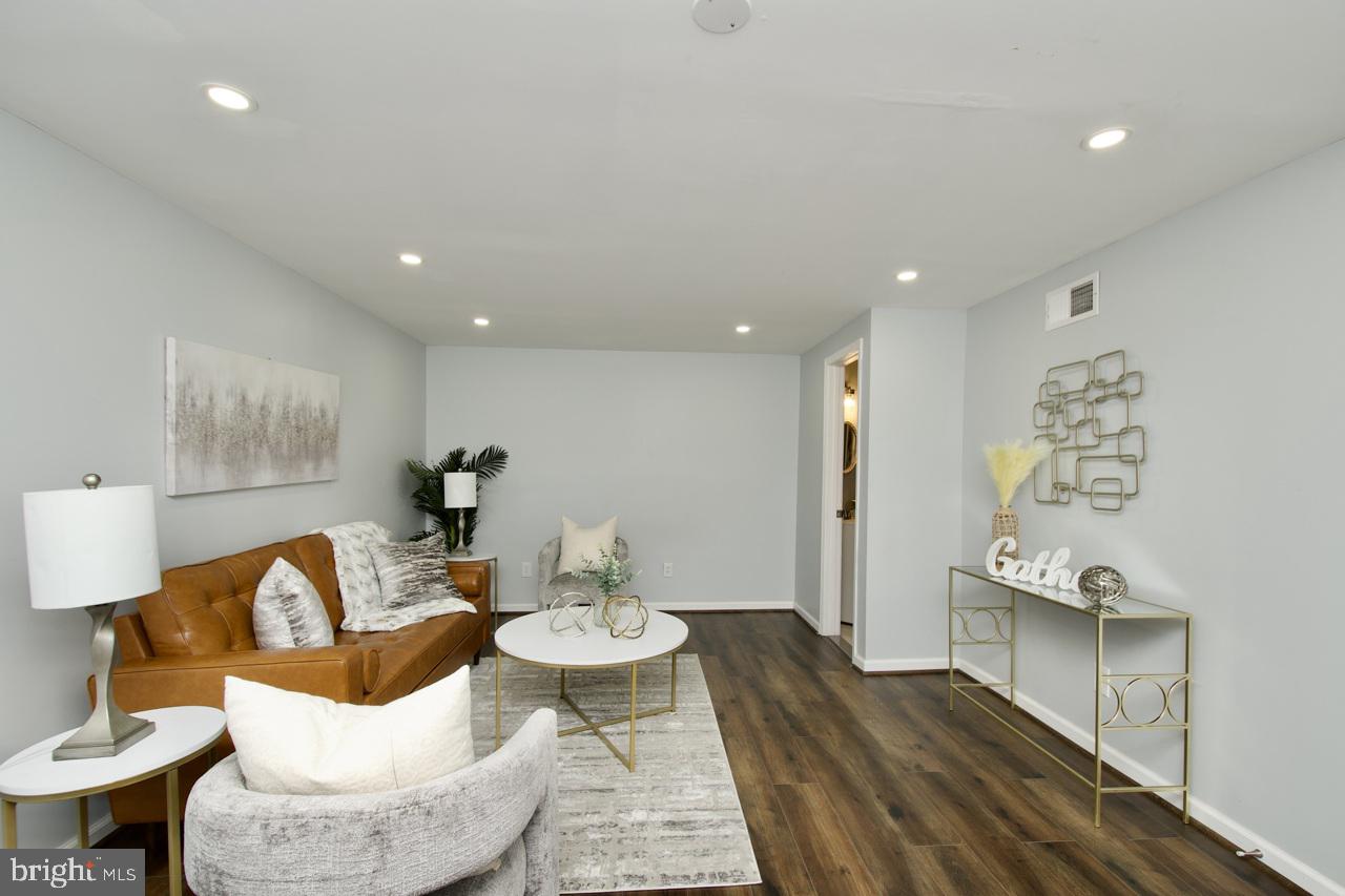 LAKE RIDGE - ANTIETAM - Residential