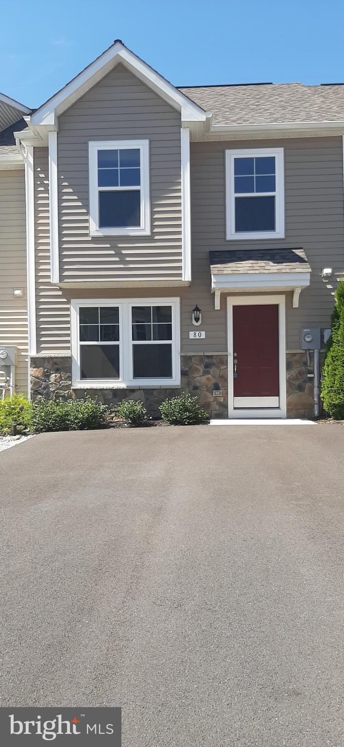 WHISPERING PINES - Residential