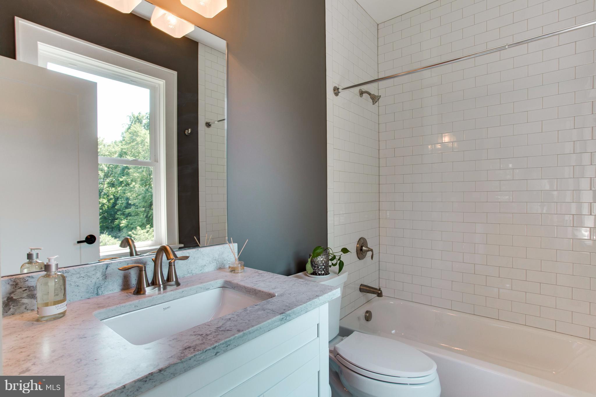 VIENNA WOODS - Residential