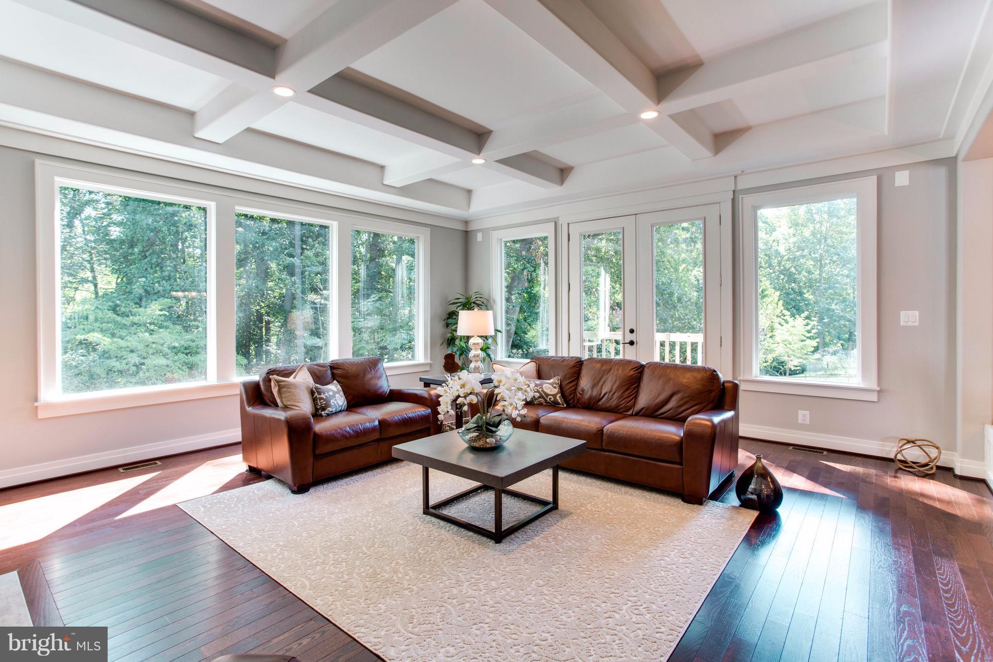 VIENNA WOODS - Residential