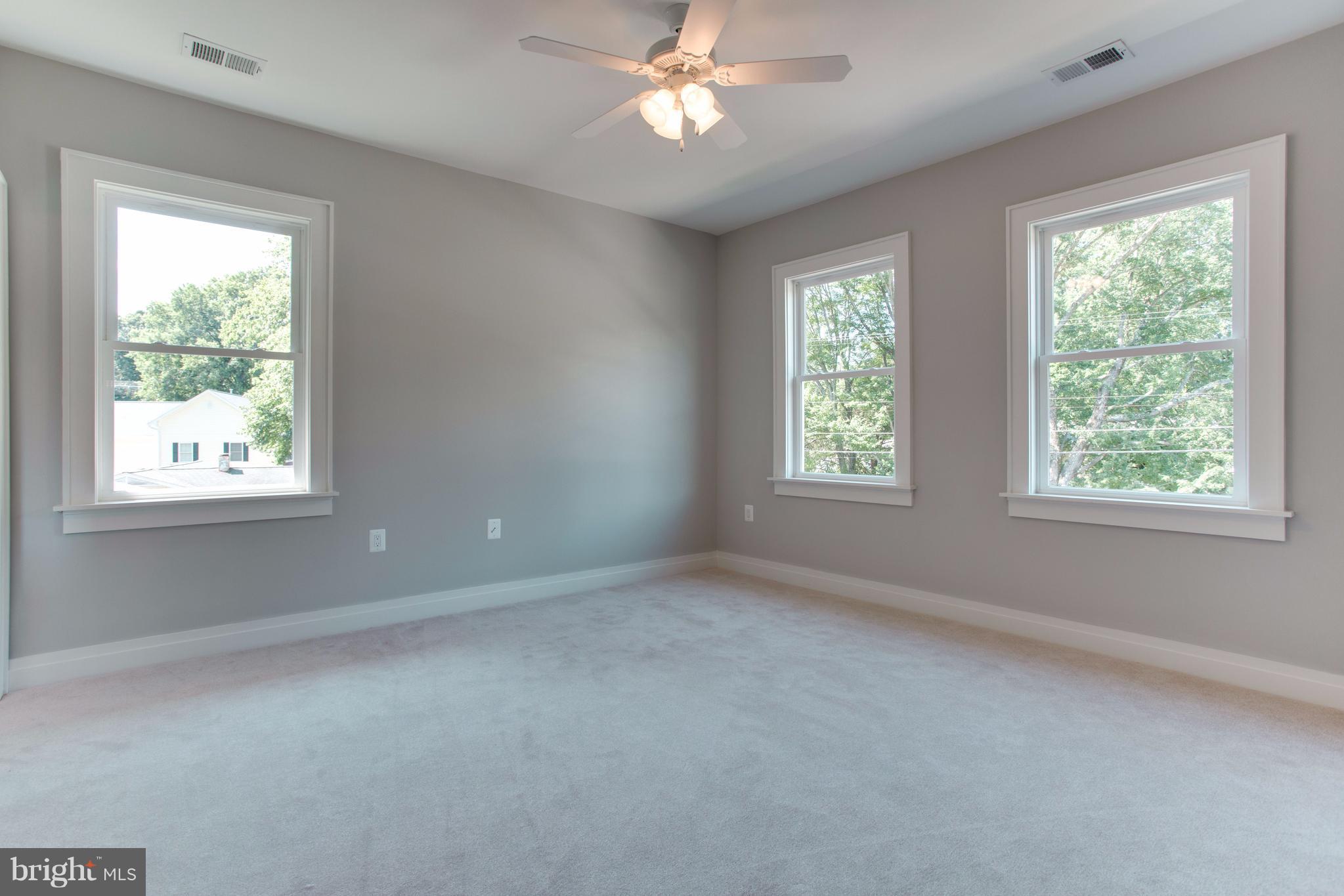 VIENNA WOODS - Residential