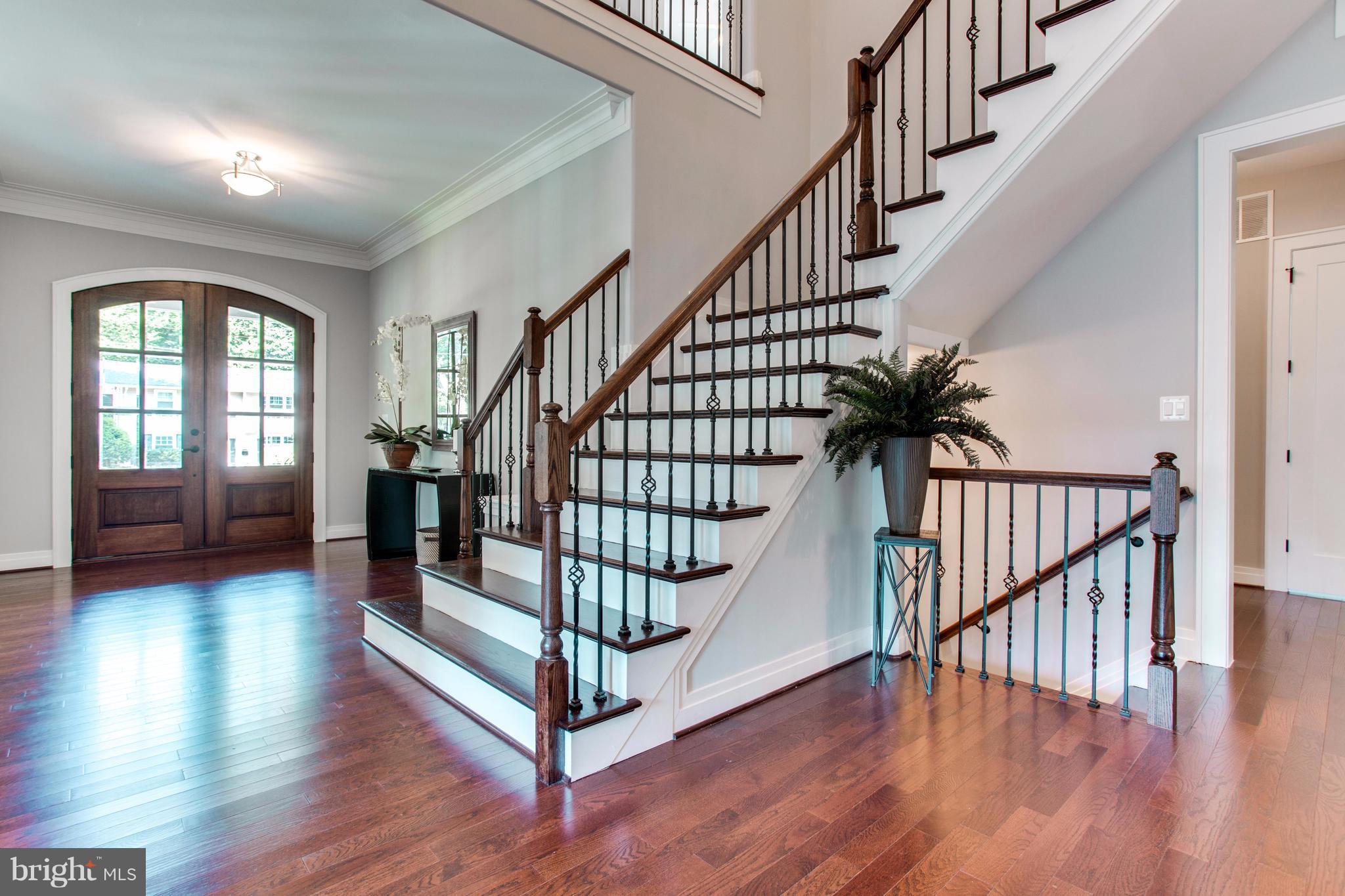 VIENNA WOODS - Residential