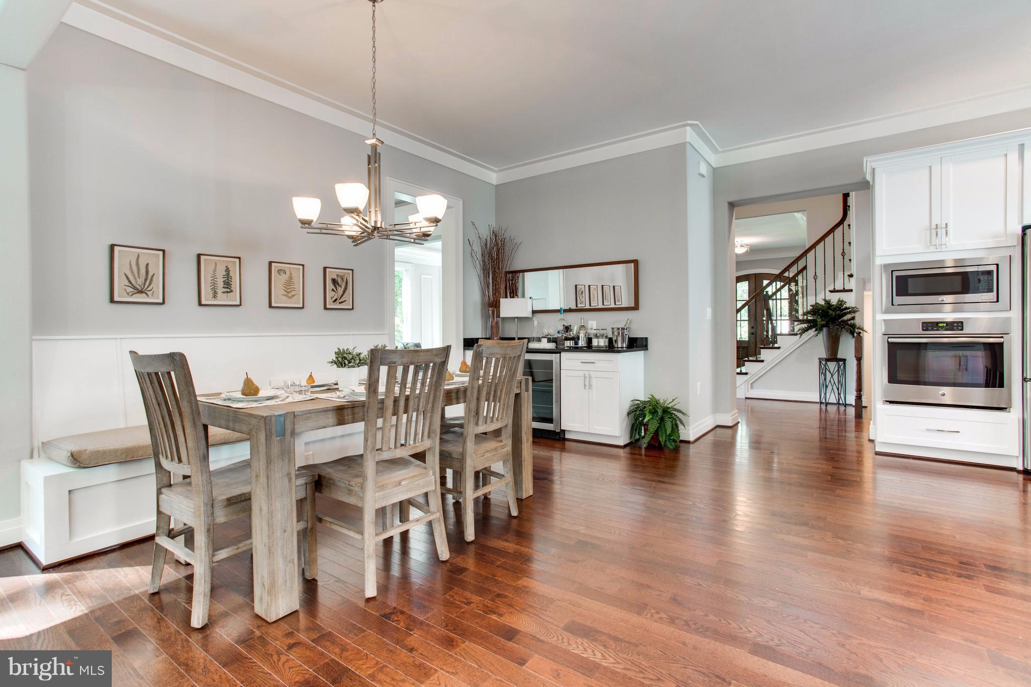 VIENNA WOODS - Residential