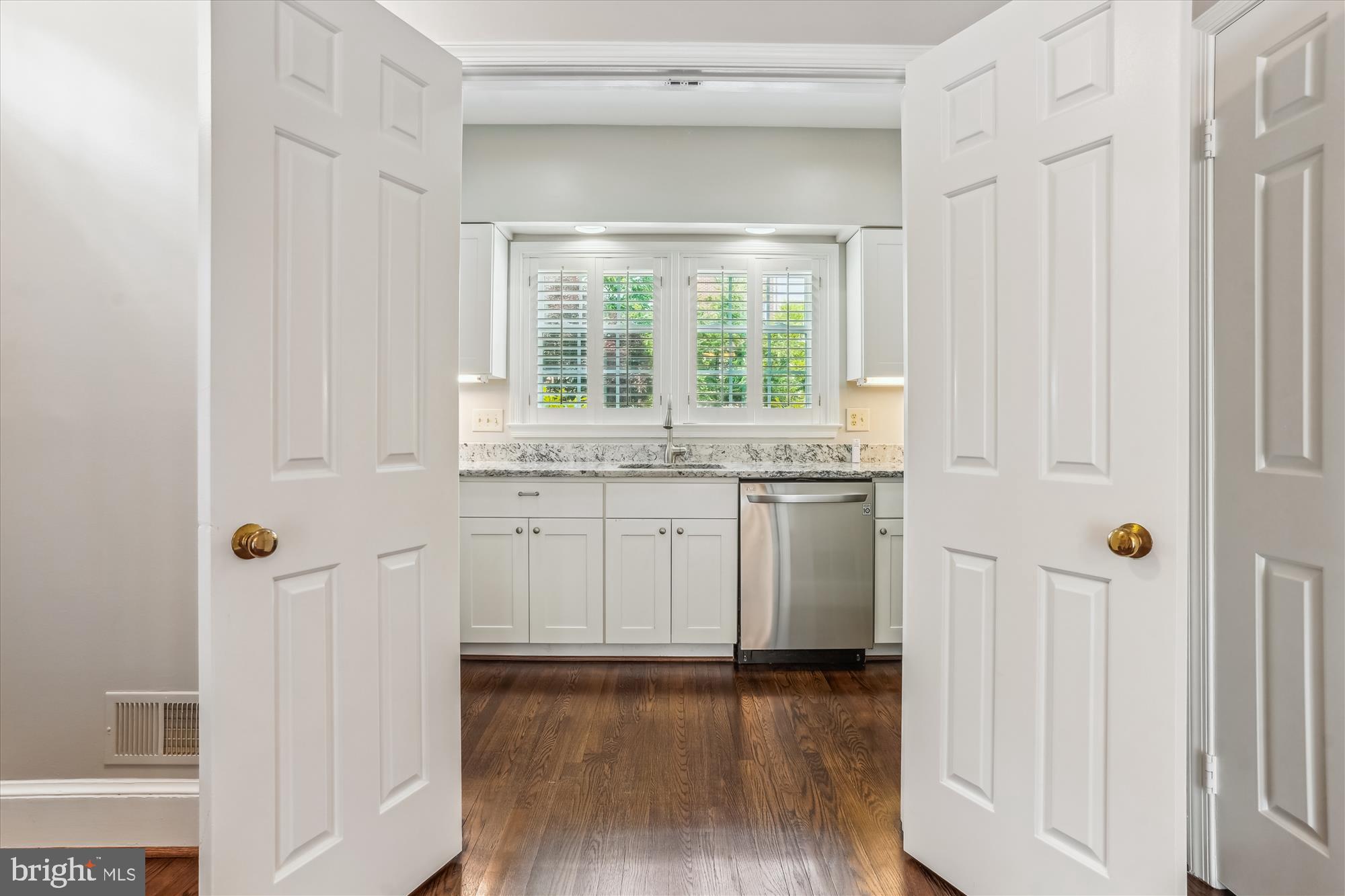 CANAL WAY - Residential Lease