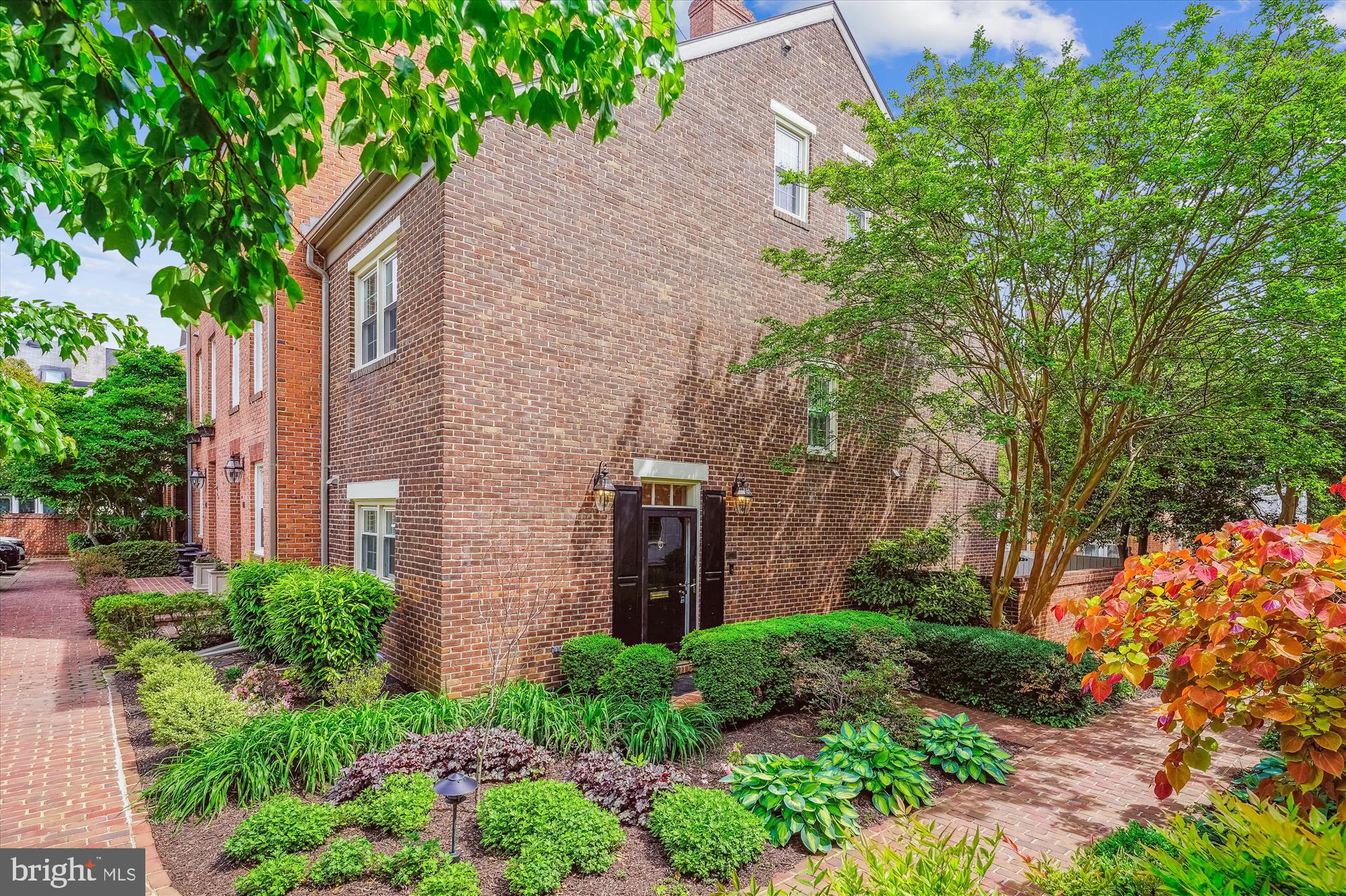 CANAL WAY - Residential Lease