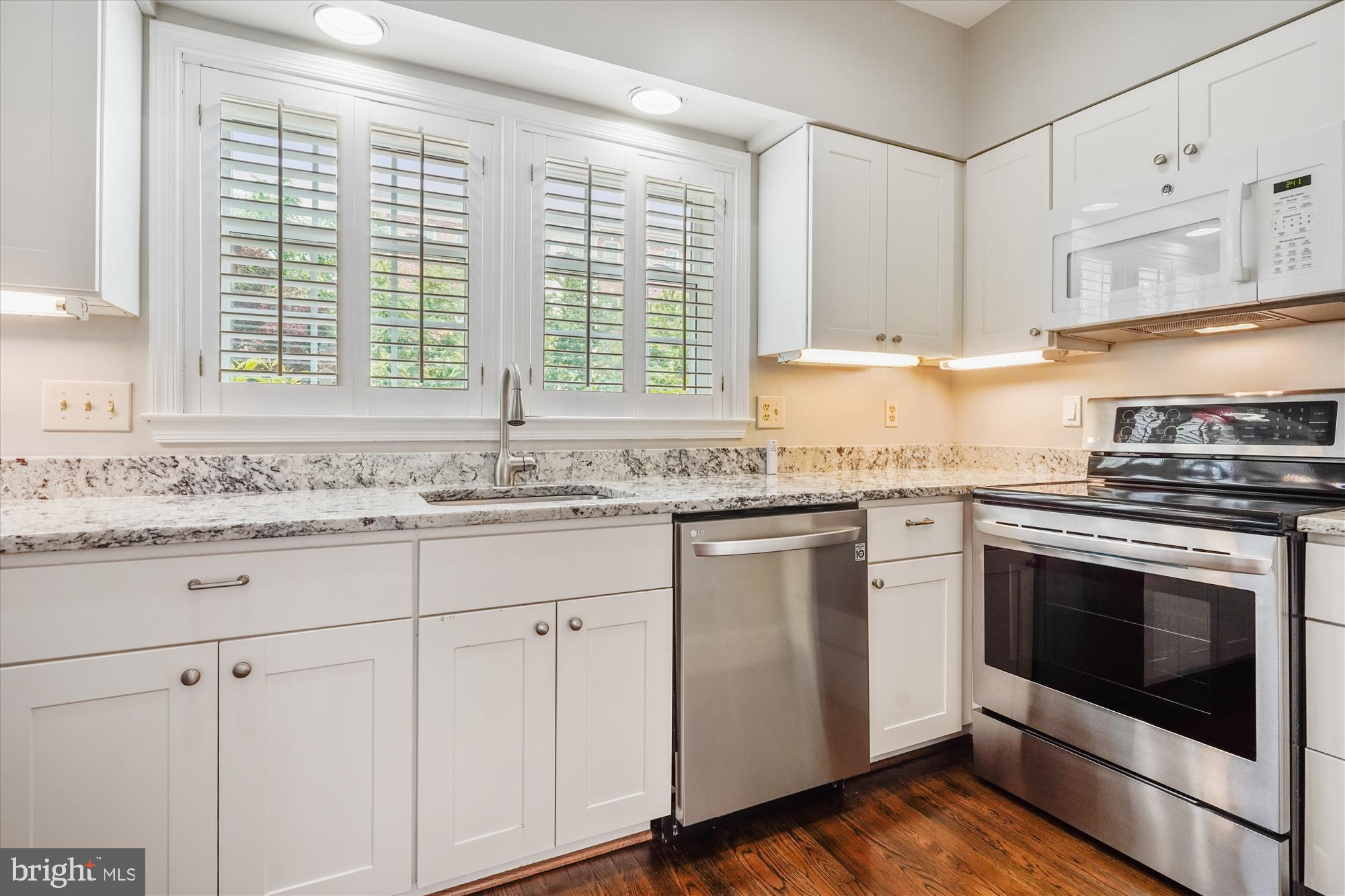 CANAL WAY - Residential Lease