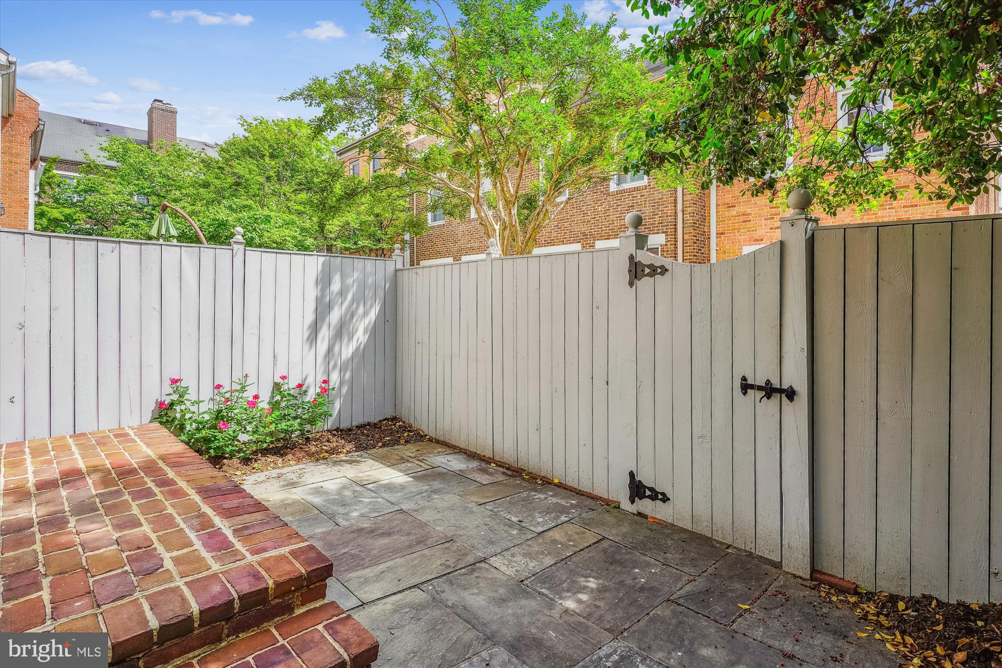 CANAL WAY - Residential Lease