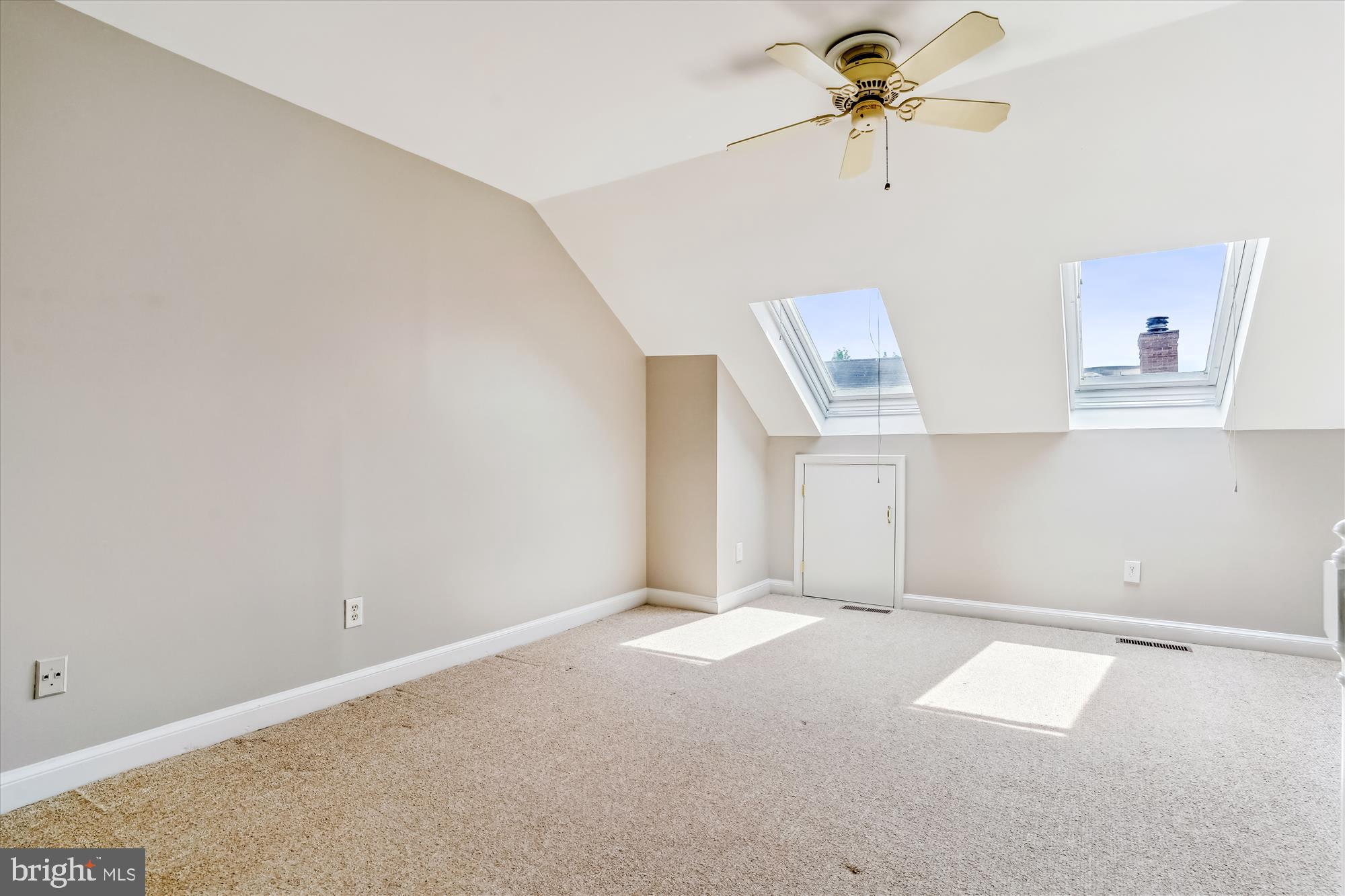 CANAL WAY - Residential Lease