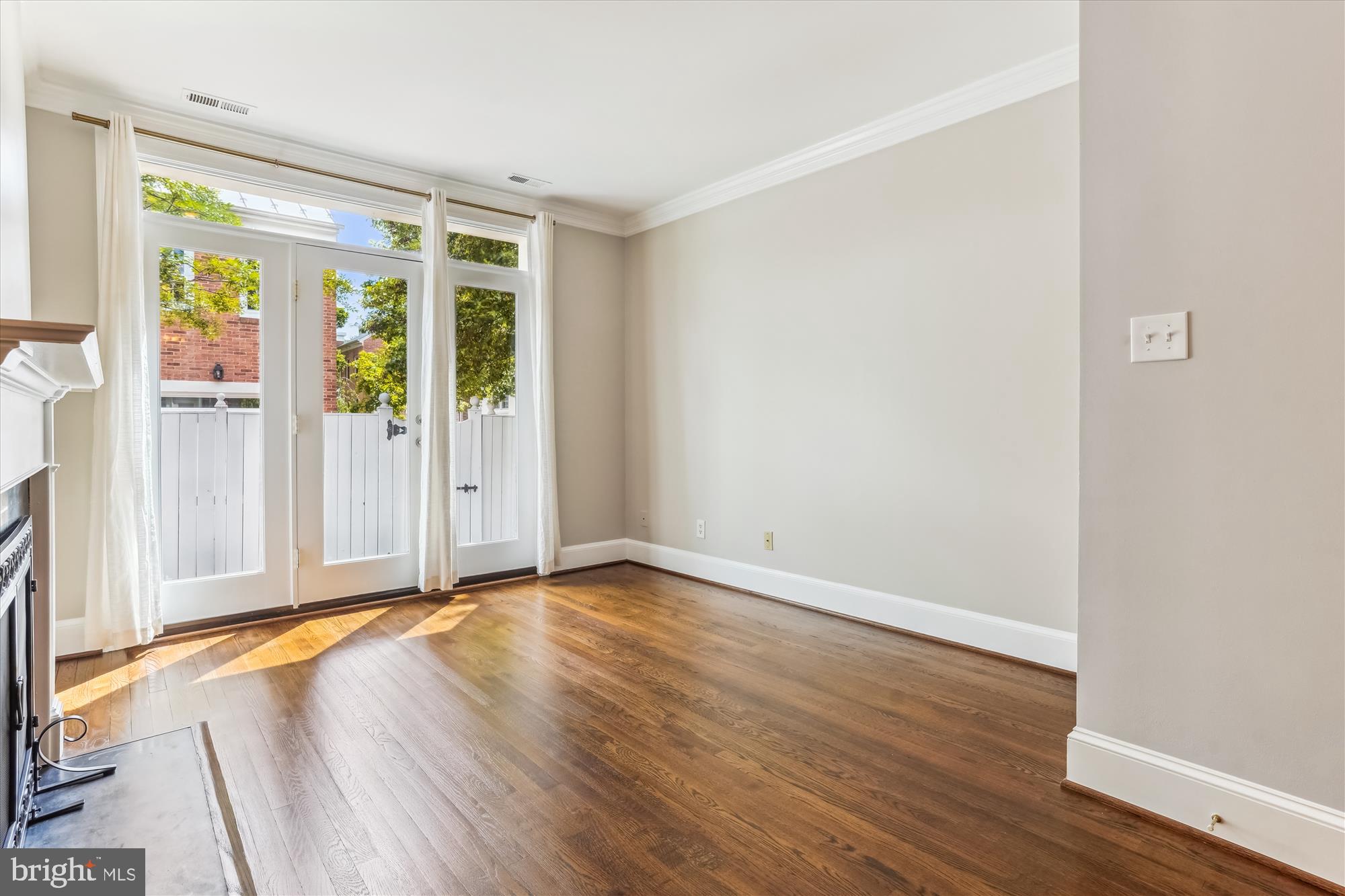 CANAL WAY - Residential Lease