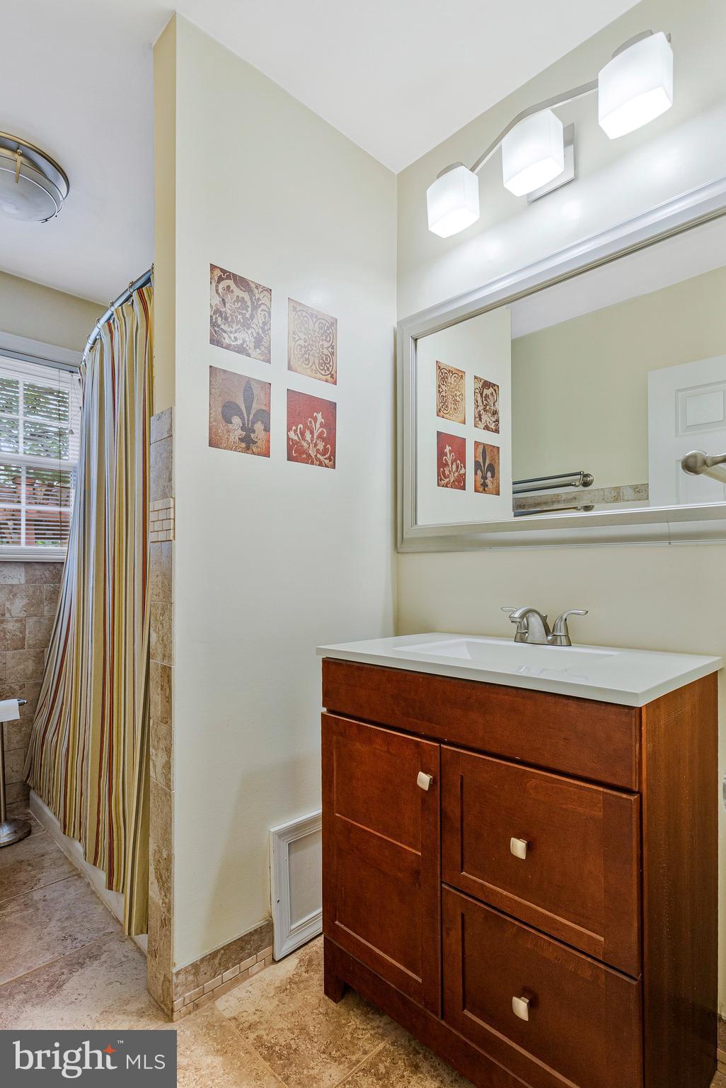 CHENOWITH - Residential