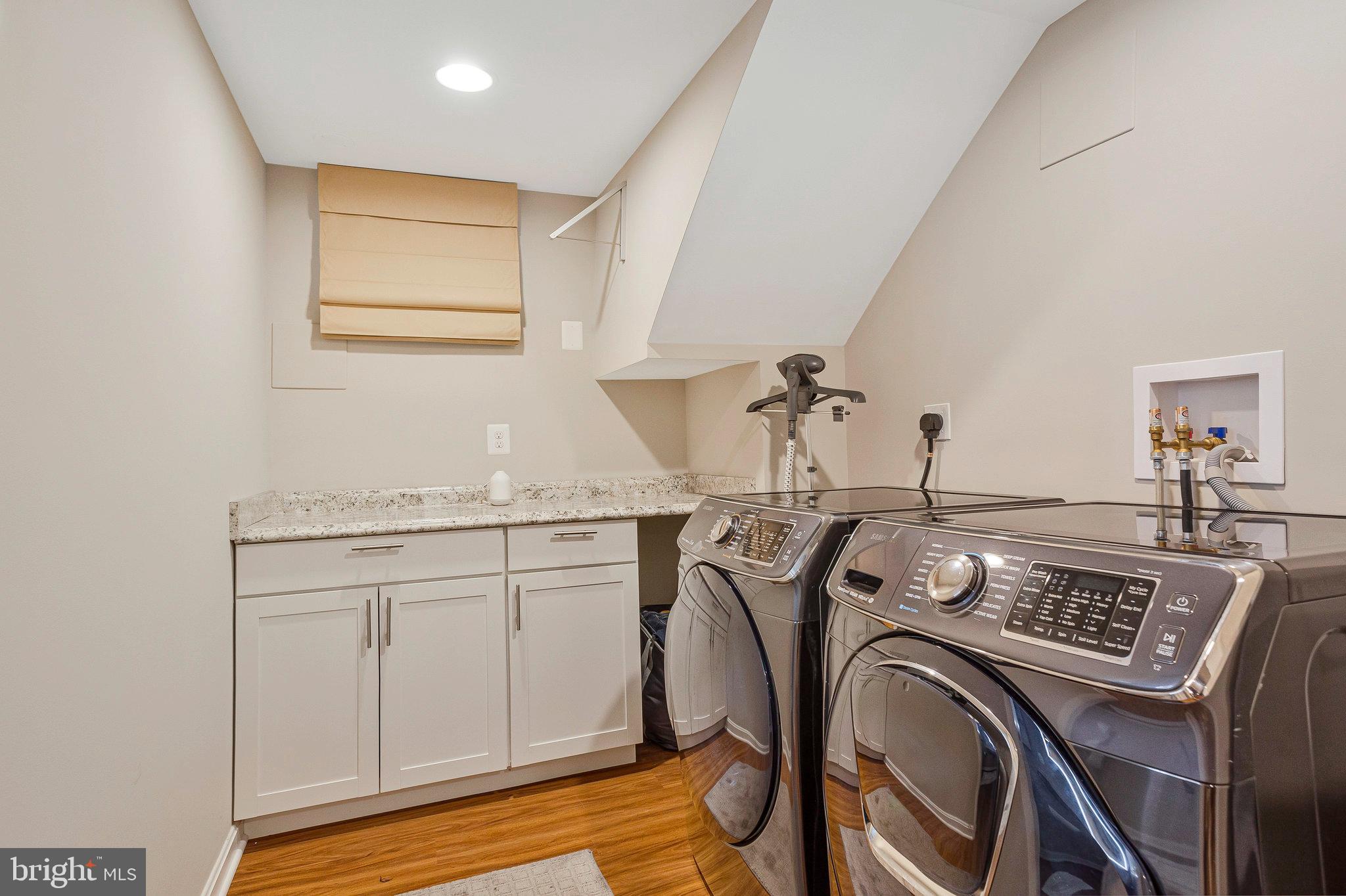 CHENOWITH - Residential