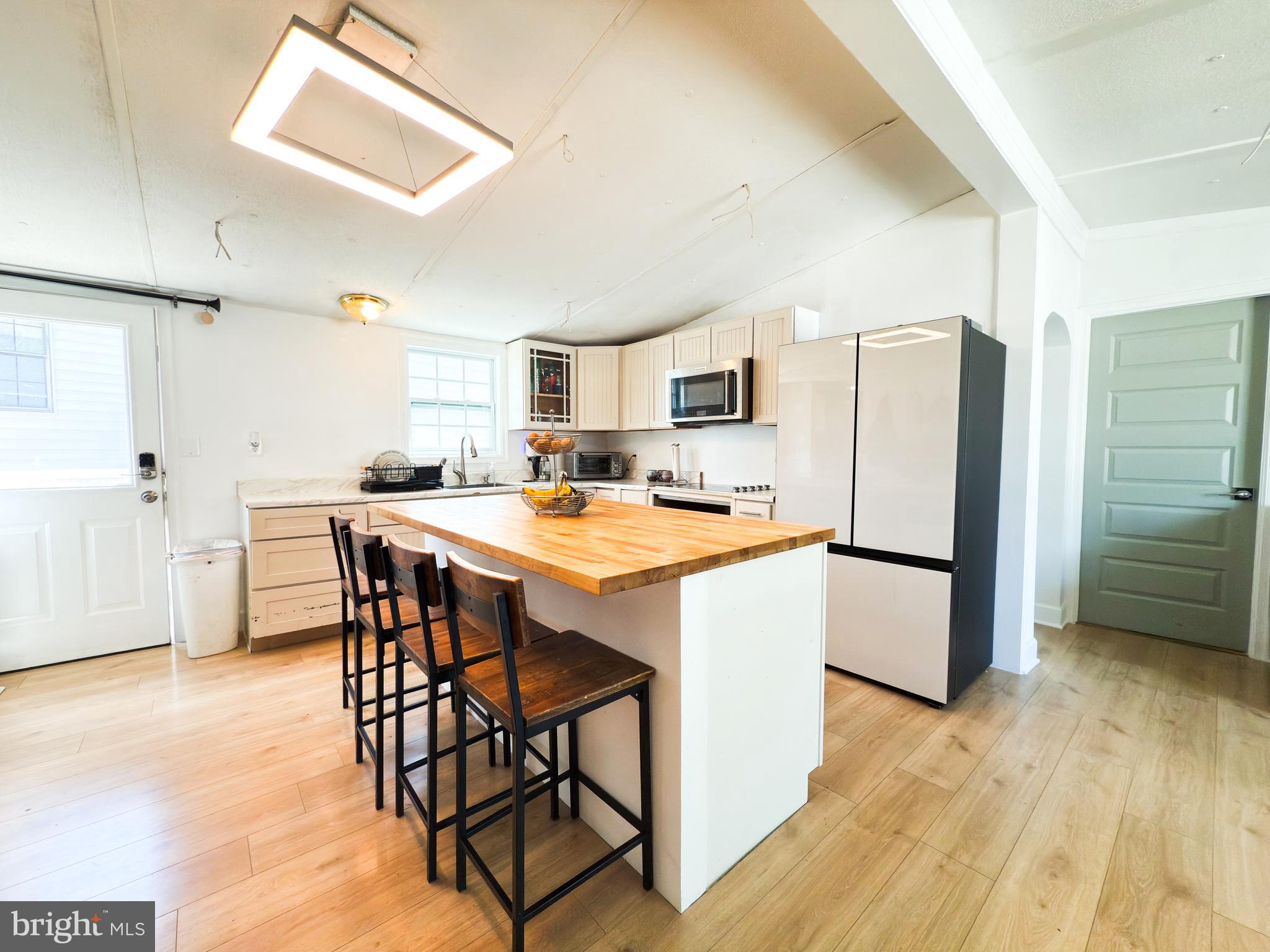 PARKWAY VILLAGE MANUFACTURED HOME COMMUNITY - Residential